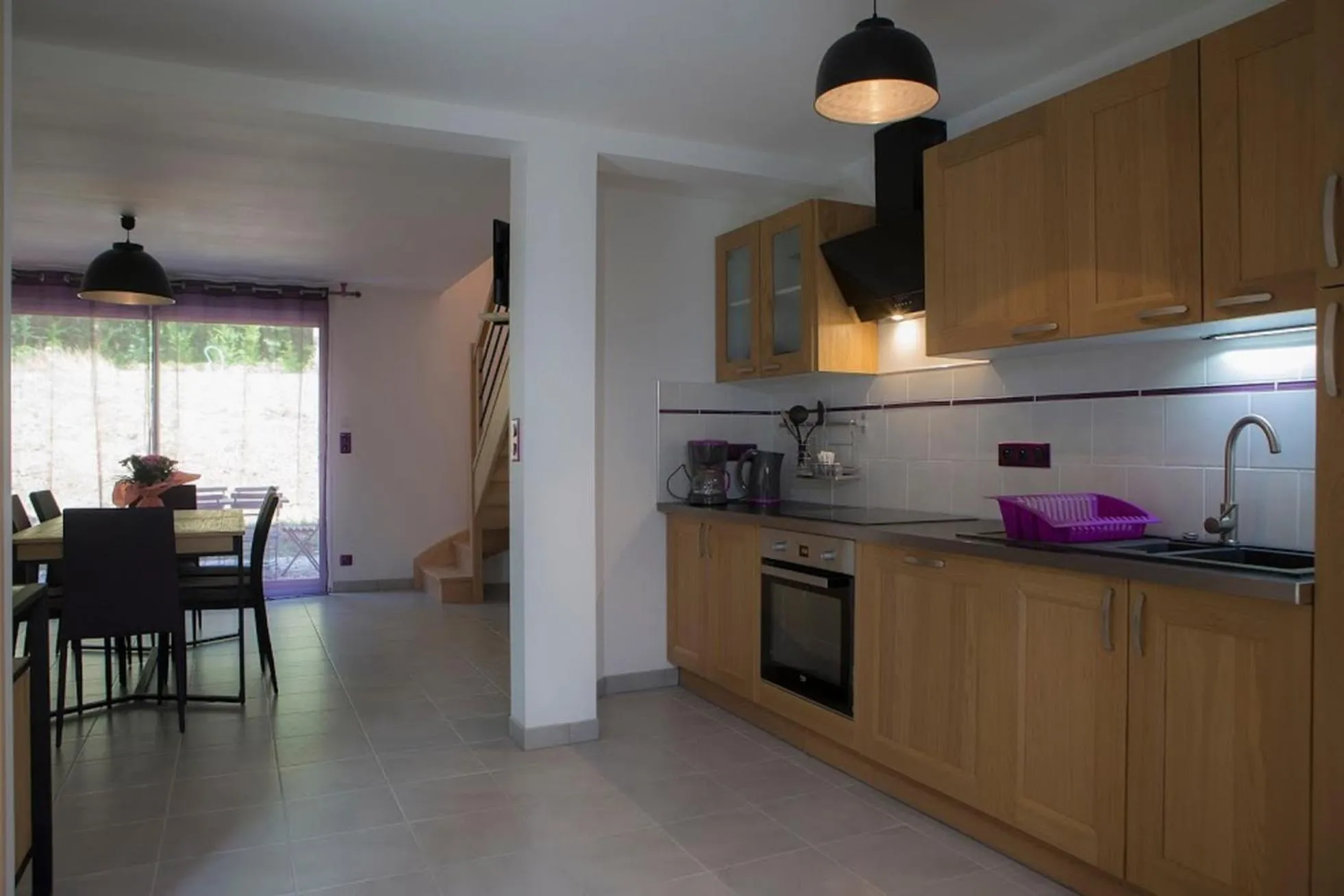 Kitchen or kitchenette in Gîtes de l'Orée du Bois - Boussières