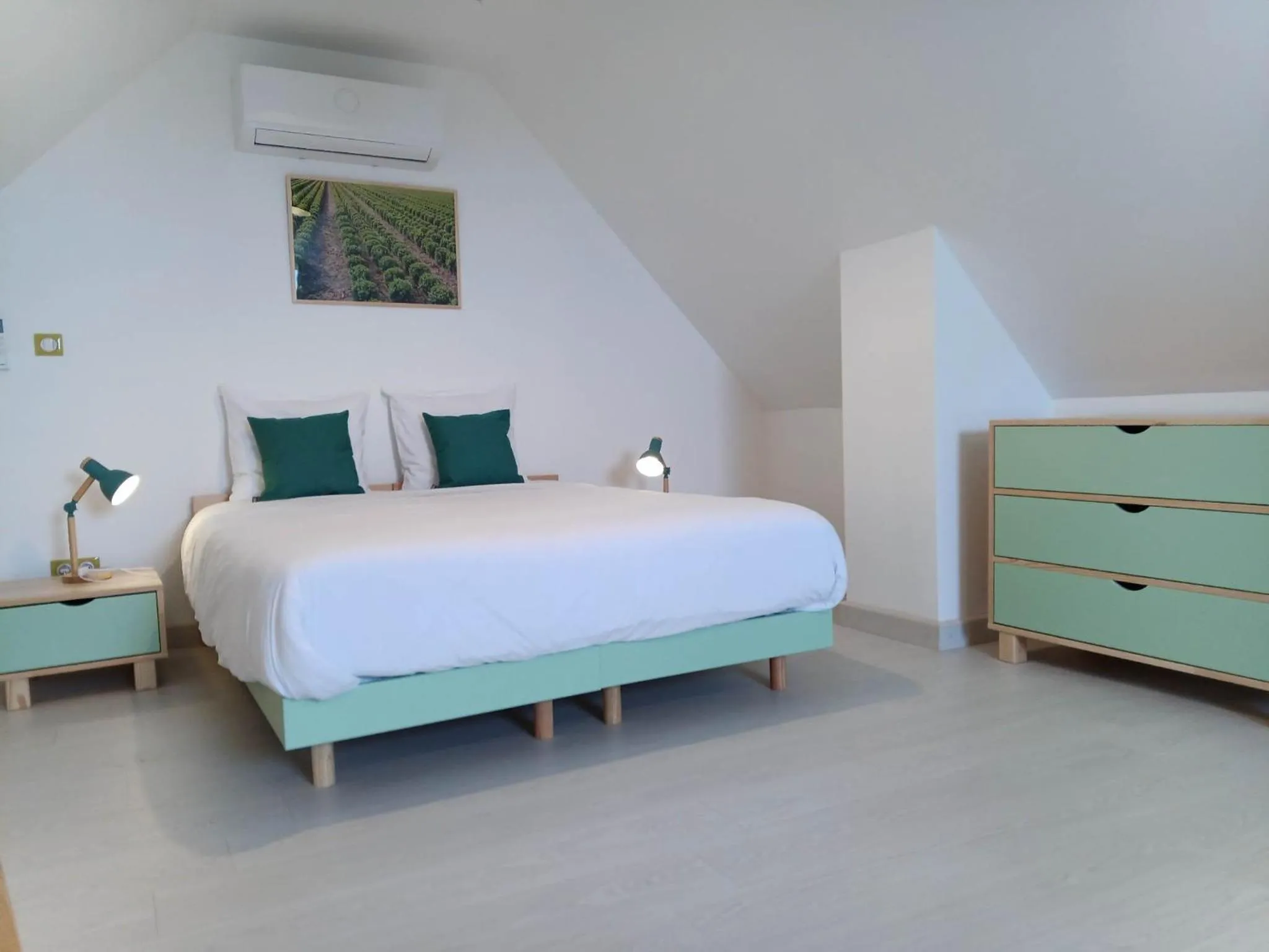 Photo of the whole room, Bed in Gîtes de l'Orée du Bois - Boussières