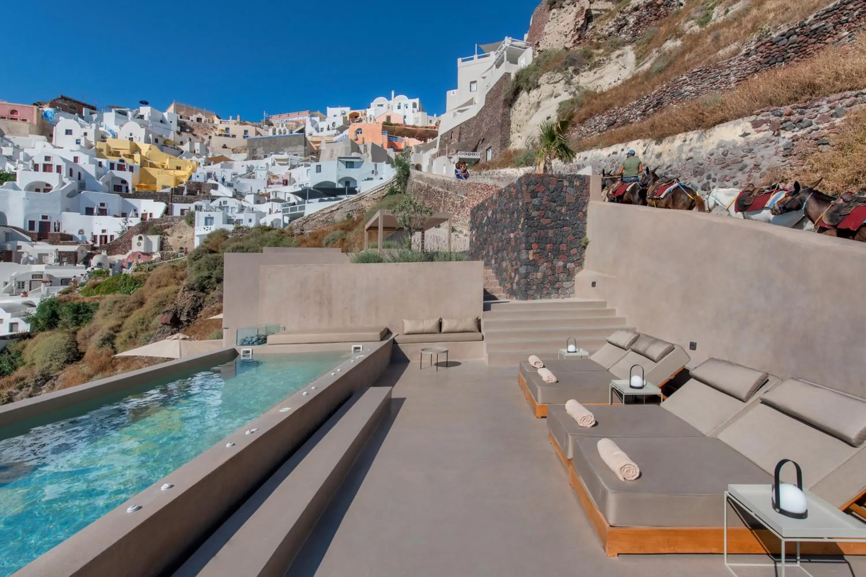 Property building in Old Castle Oia Property building in Old Castle Oia