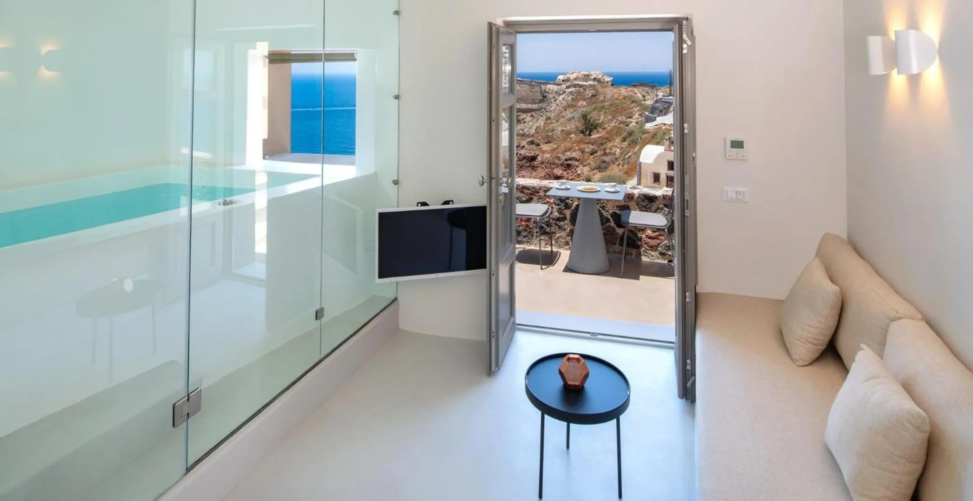 Day in Old Castle Oia