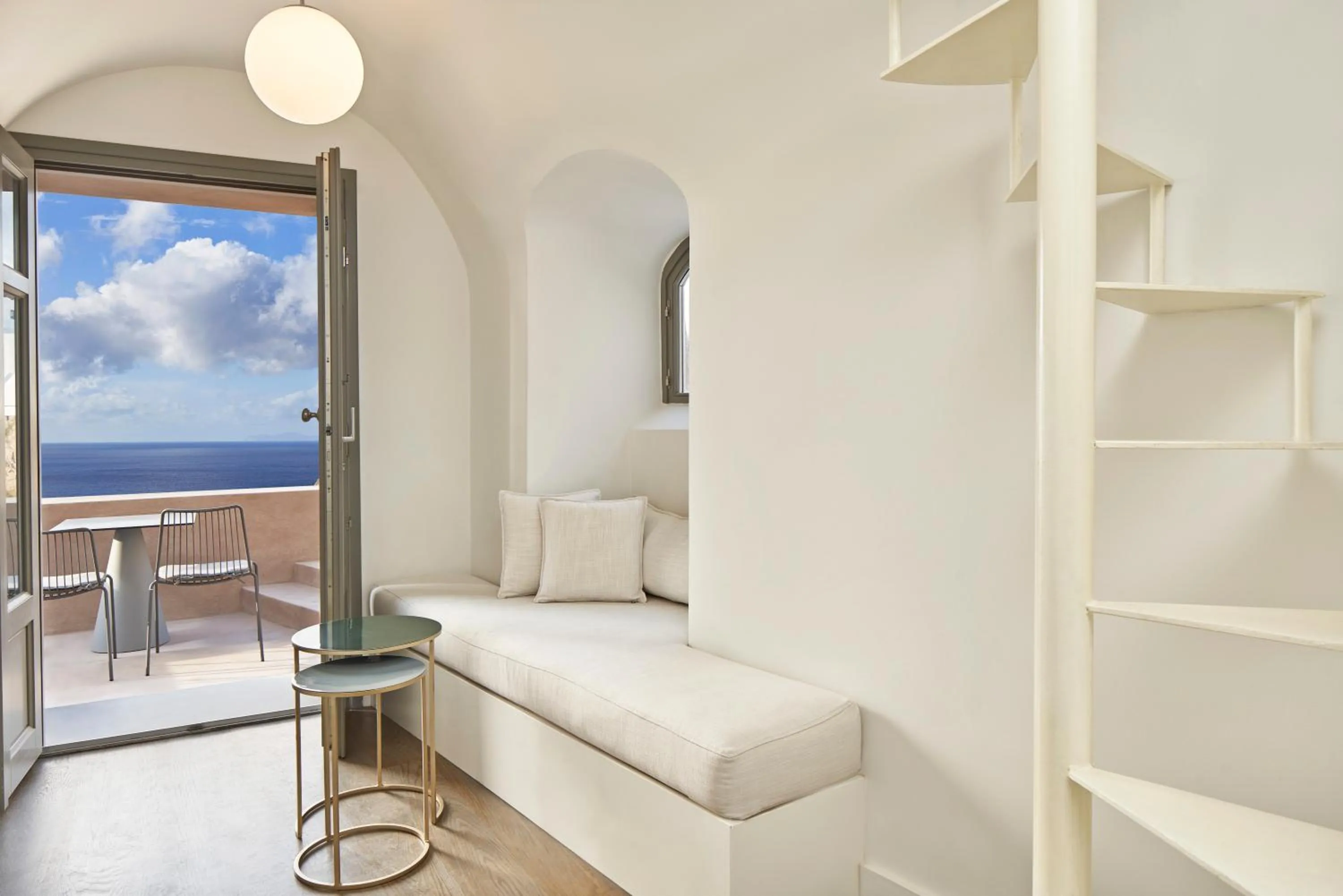 Seating area, Bed in Old Castle Oia