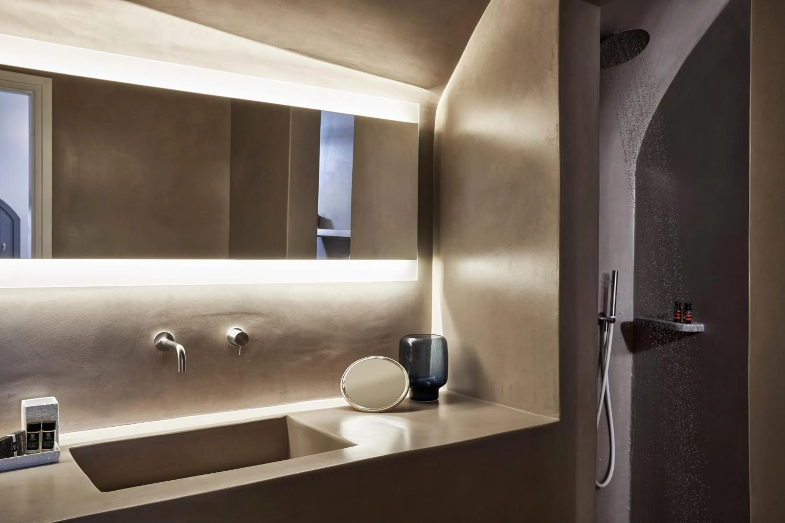 Bathroom in Old Castle Oia