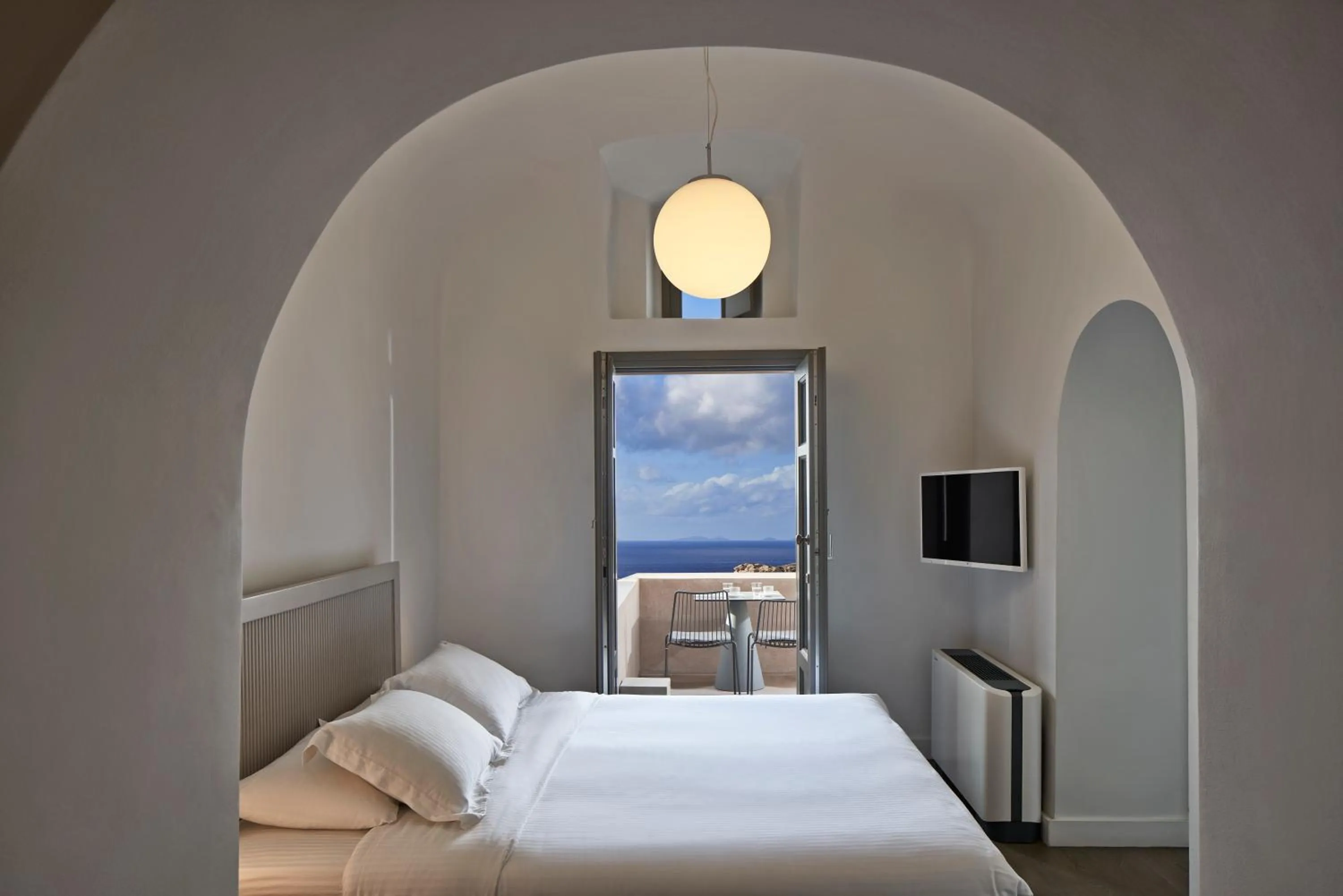 Bedroom, Bed in Old Castle Oia