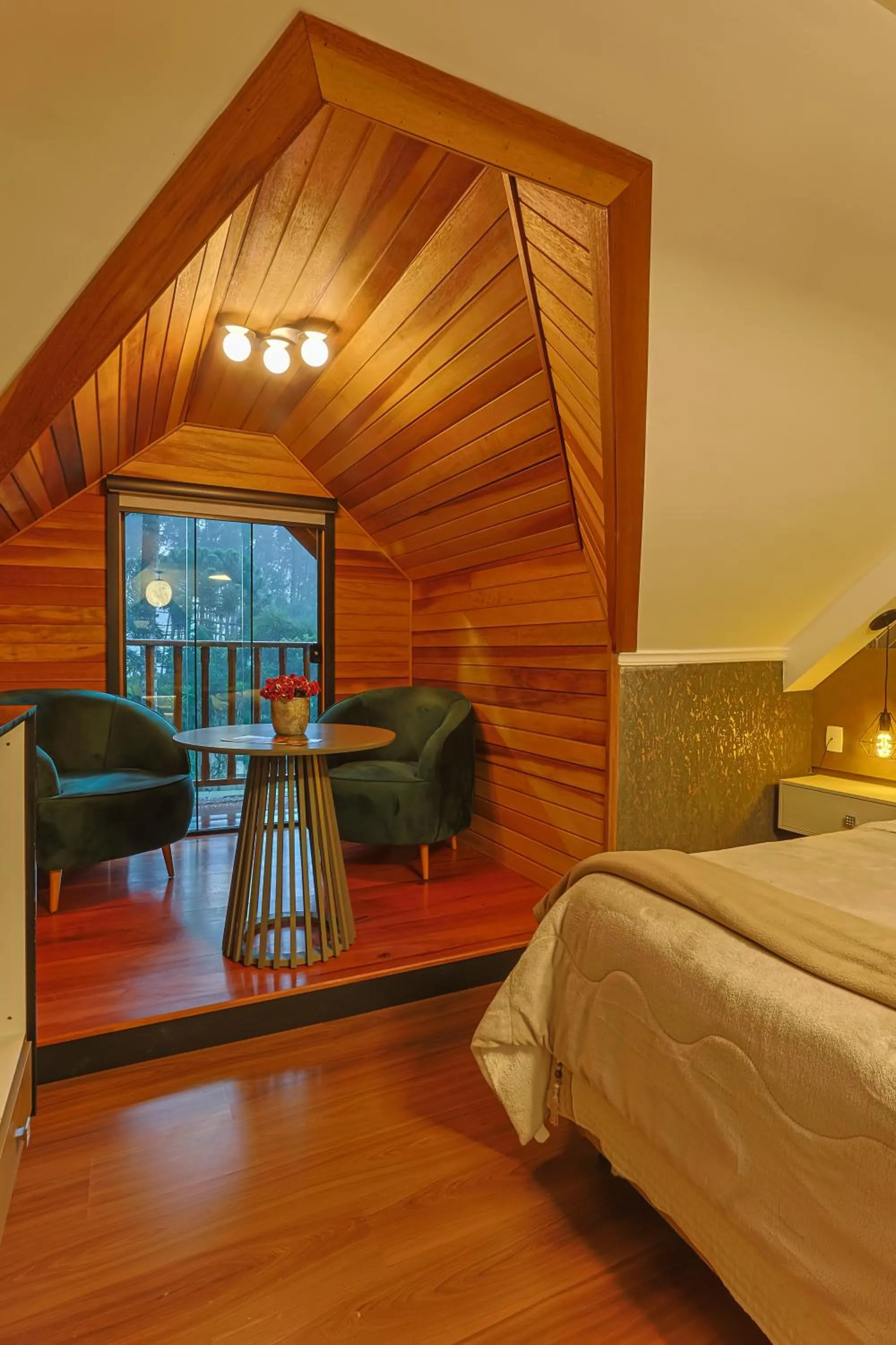 Seating area, Bed in Caminho das Pedras Pousada de Charme