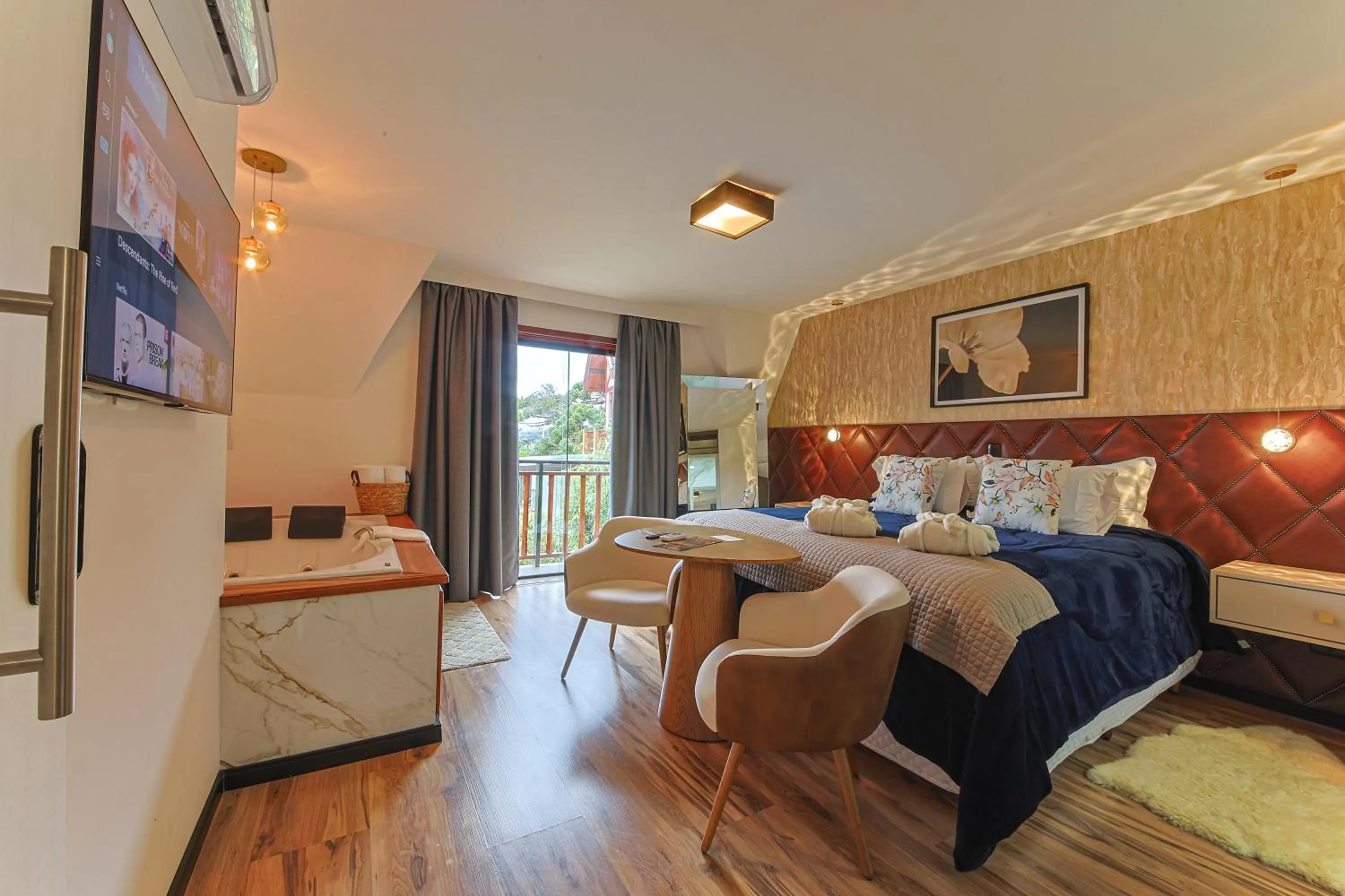 Hot Tub, Bed in Caminho das Pedras Pousada de Charme