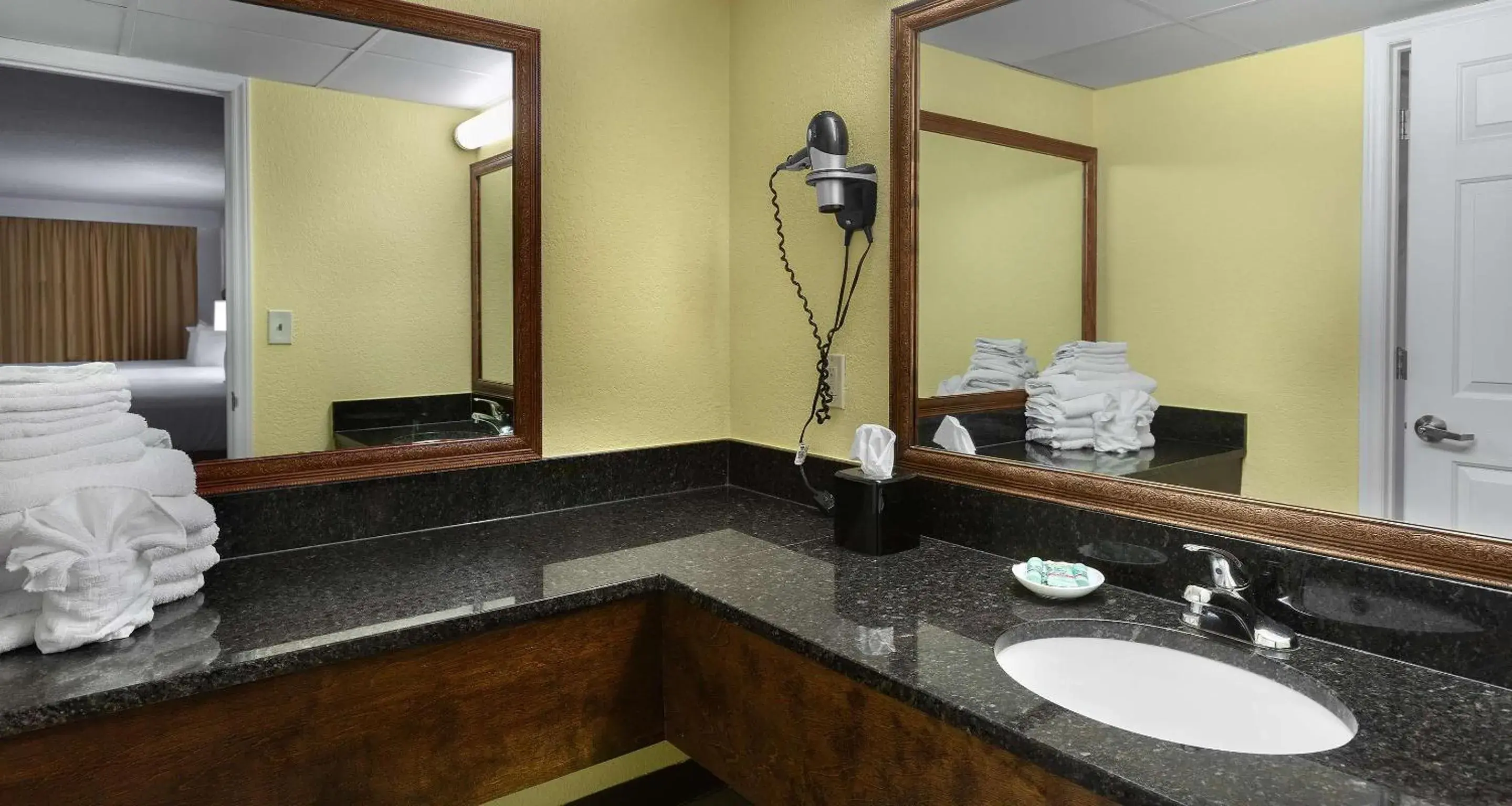 Bathroom in Best Western Ocean Sands Beach Resort Bathroom in Best Western Ocean Sands Beach Resort