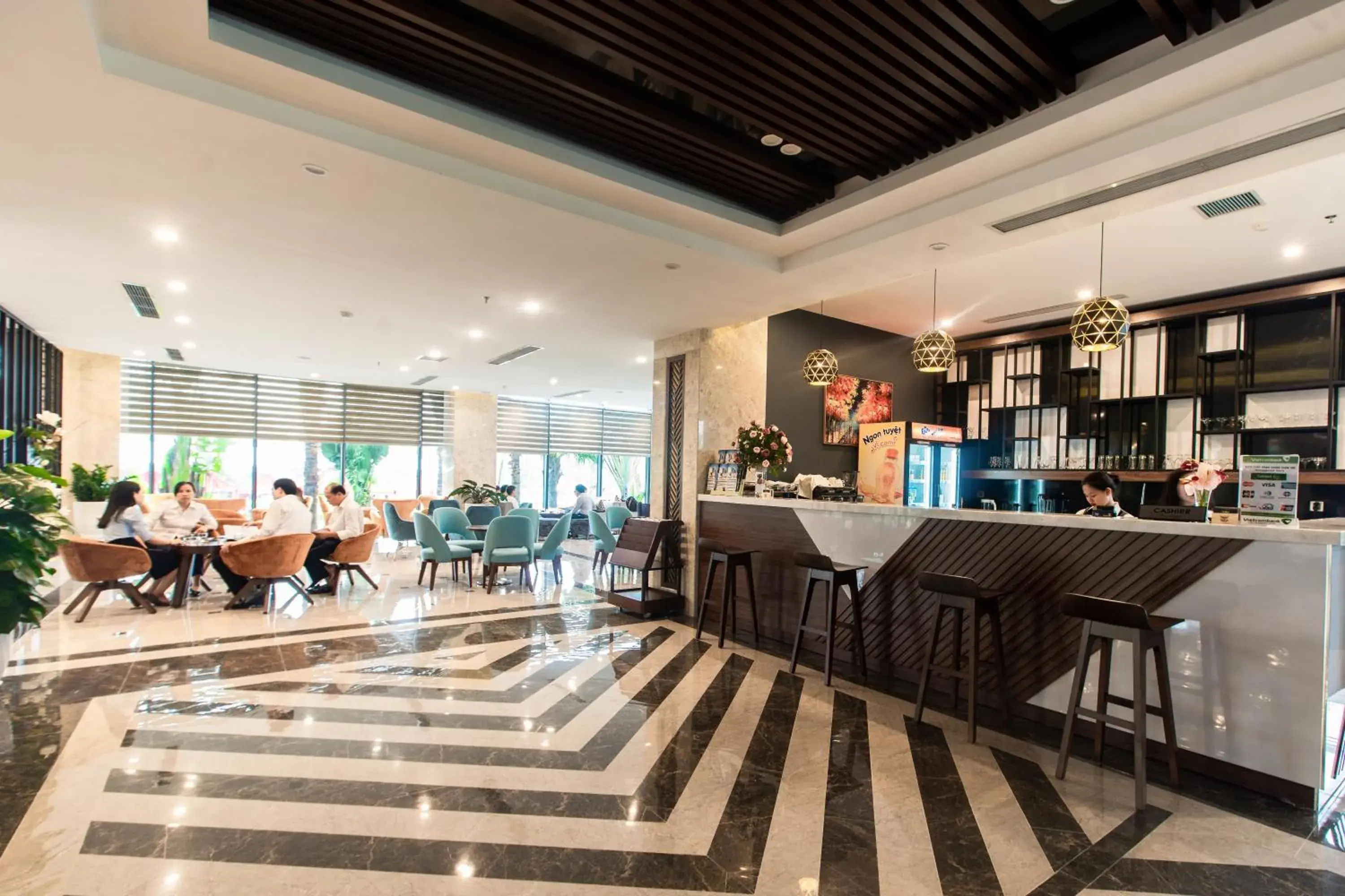 Restaurant/places to eat in Eagle Hotel Restaurant/places to eat in Eagle Hotel