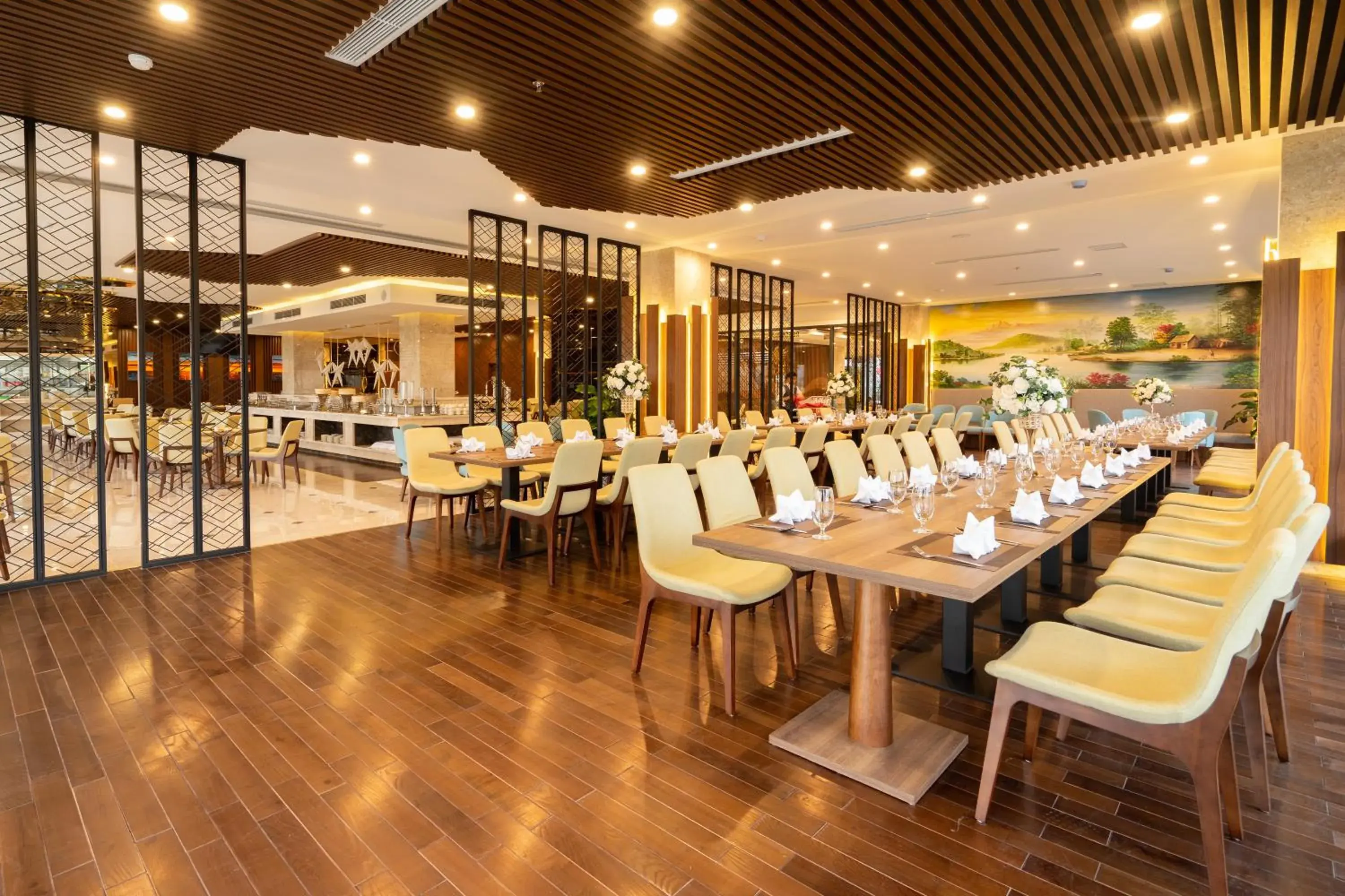 Restaurant/places to eat in Eagle Hotel Restaurant/places to eat in Eagle Hotel