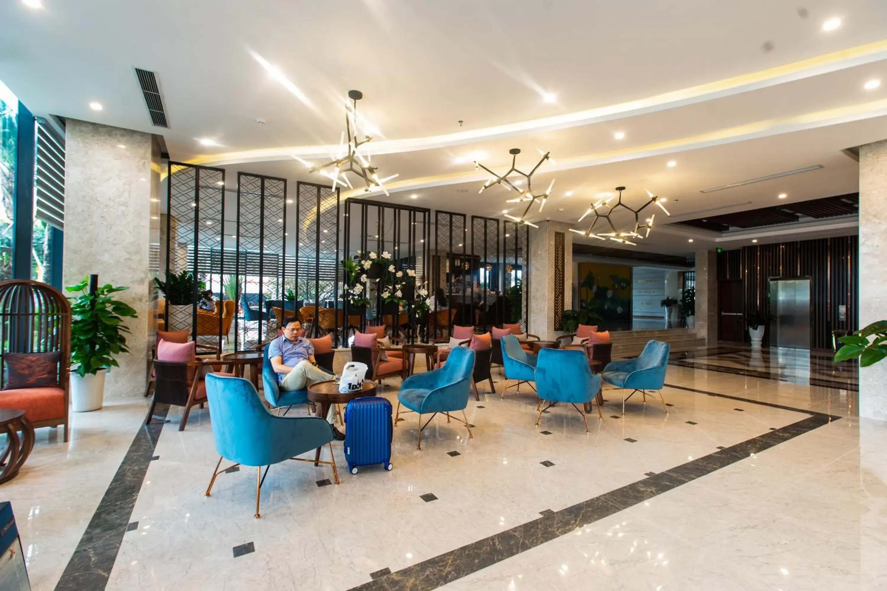 Restaurant/places to eat in Eagle Hotel Restaurant/places to eat in Eagle Hotel