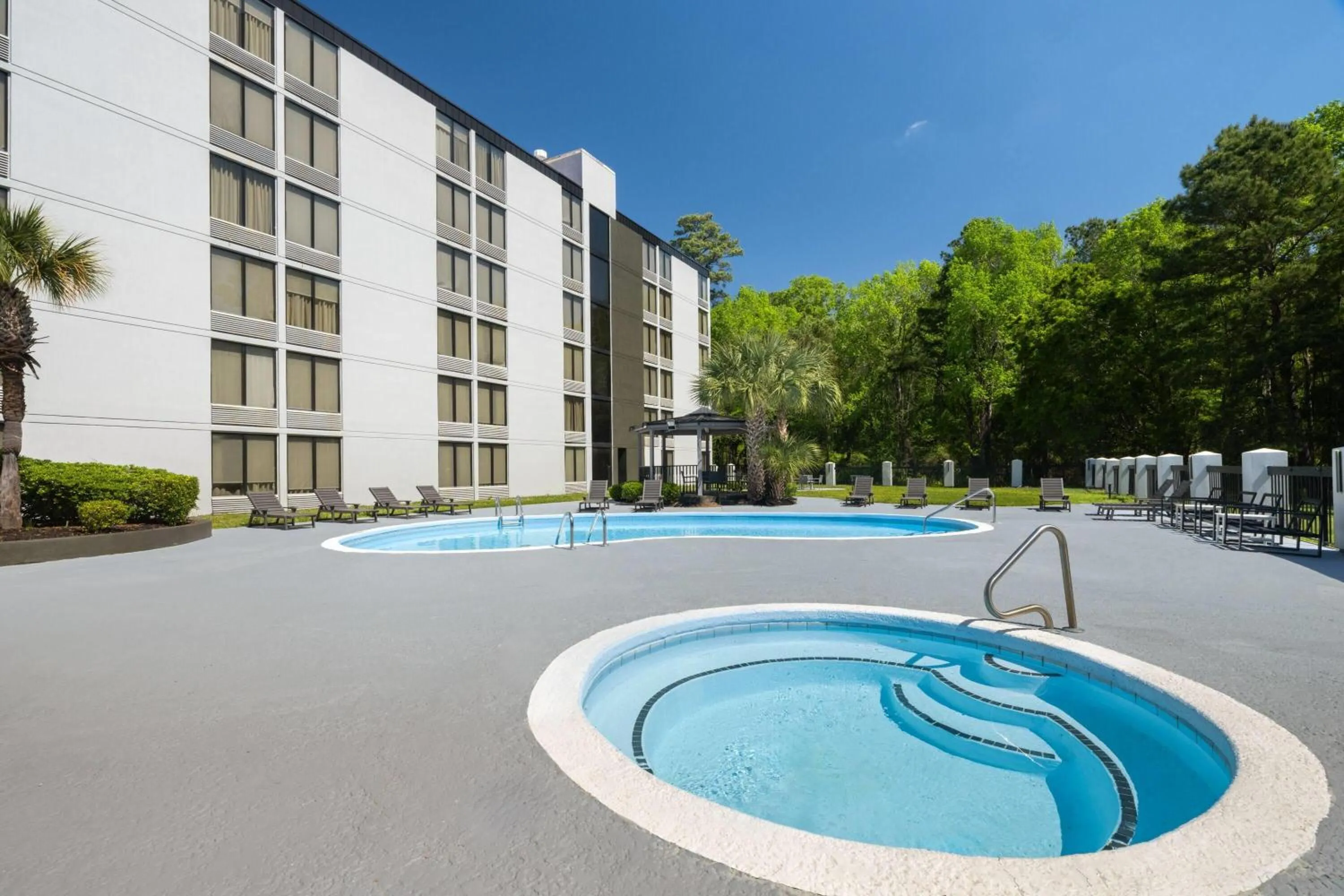 Hot Tub in La Quinta Inn & Suites by Wyndham Myrtle Beach