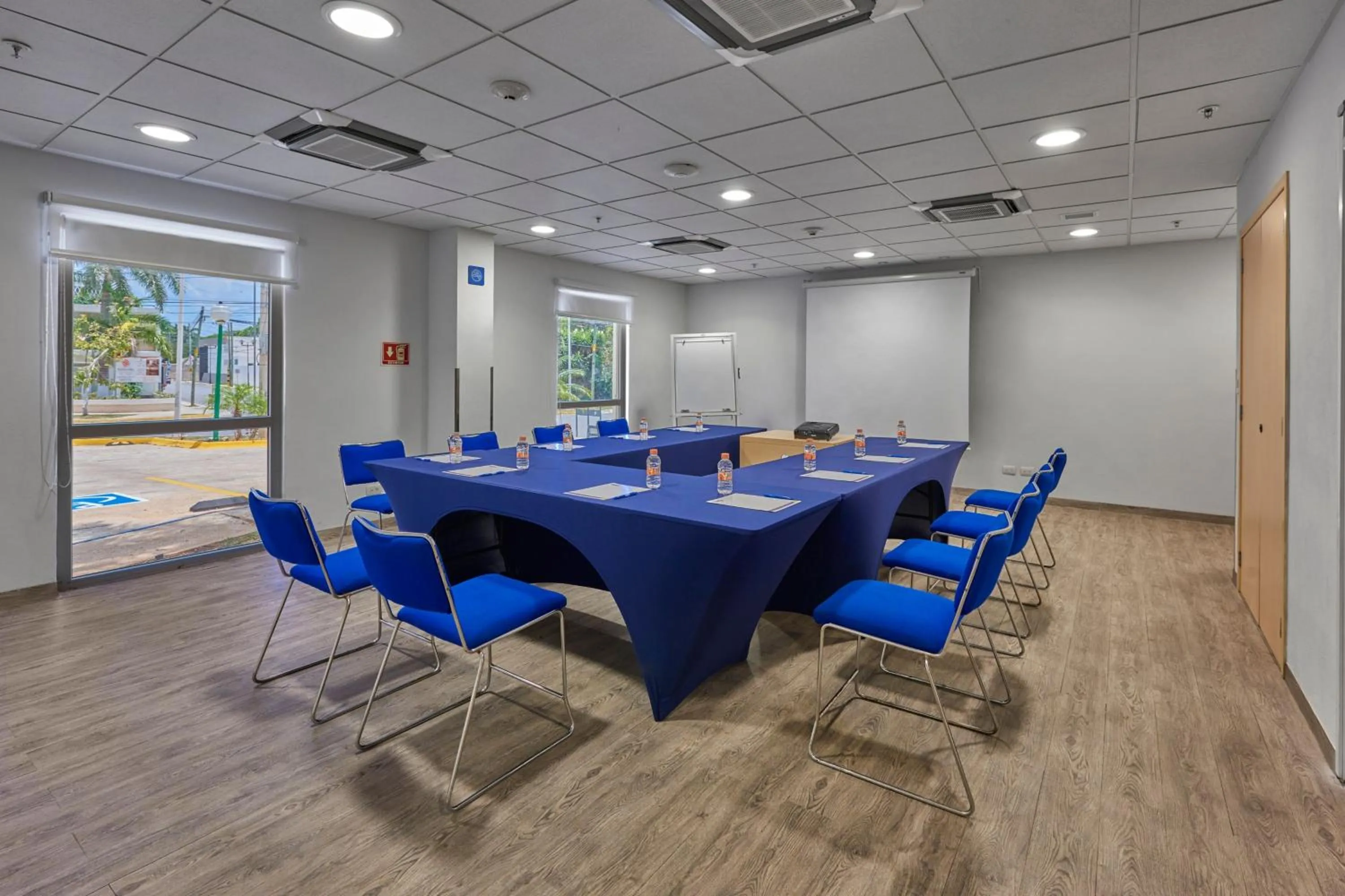 Meeting/conference room in City Express by Marriott Campeche