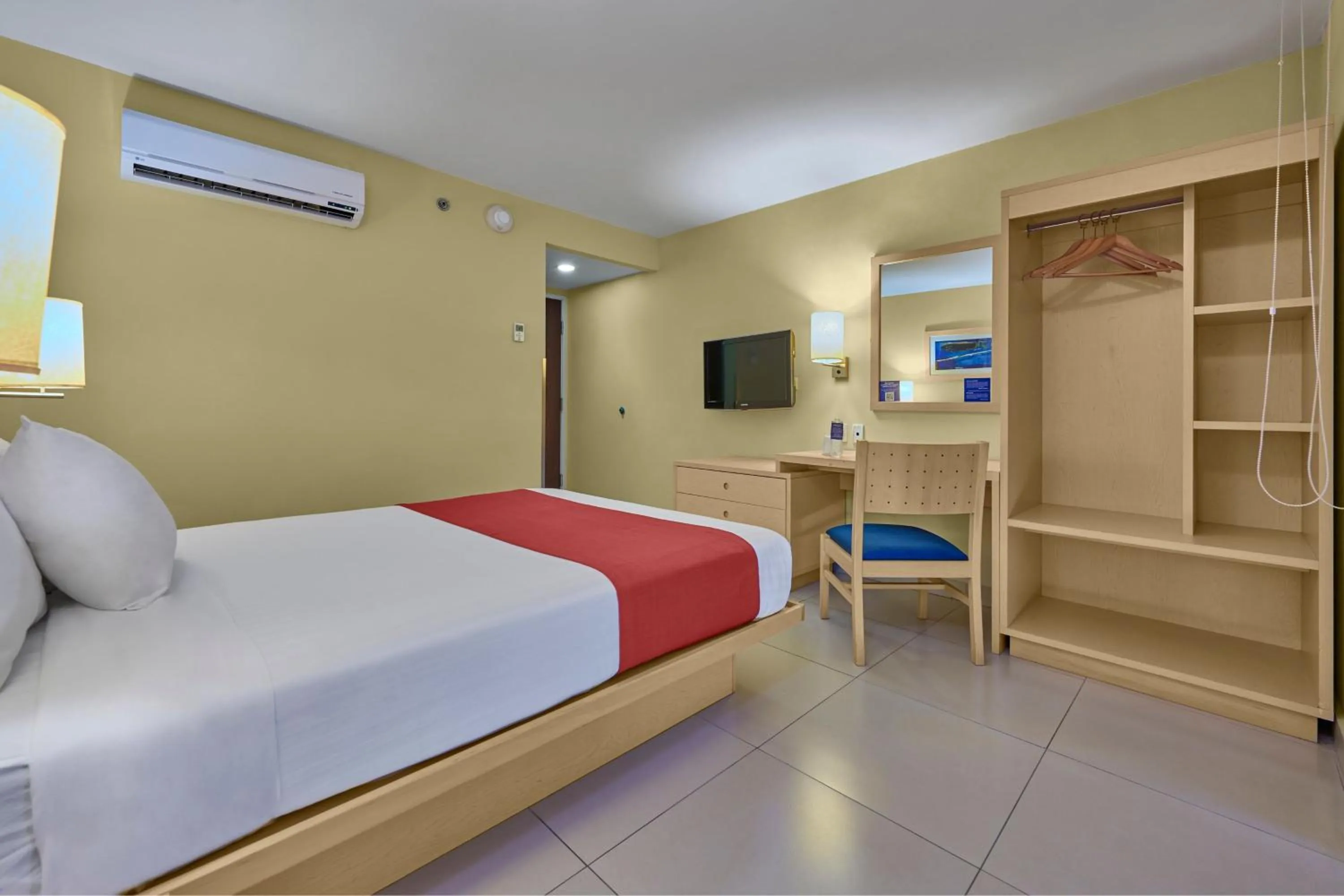 Bedroom, Bed in City Express by Marriott Campeche