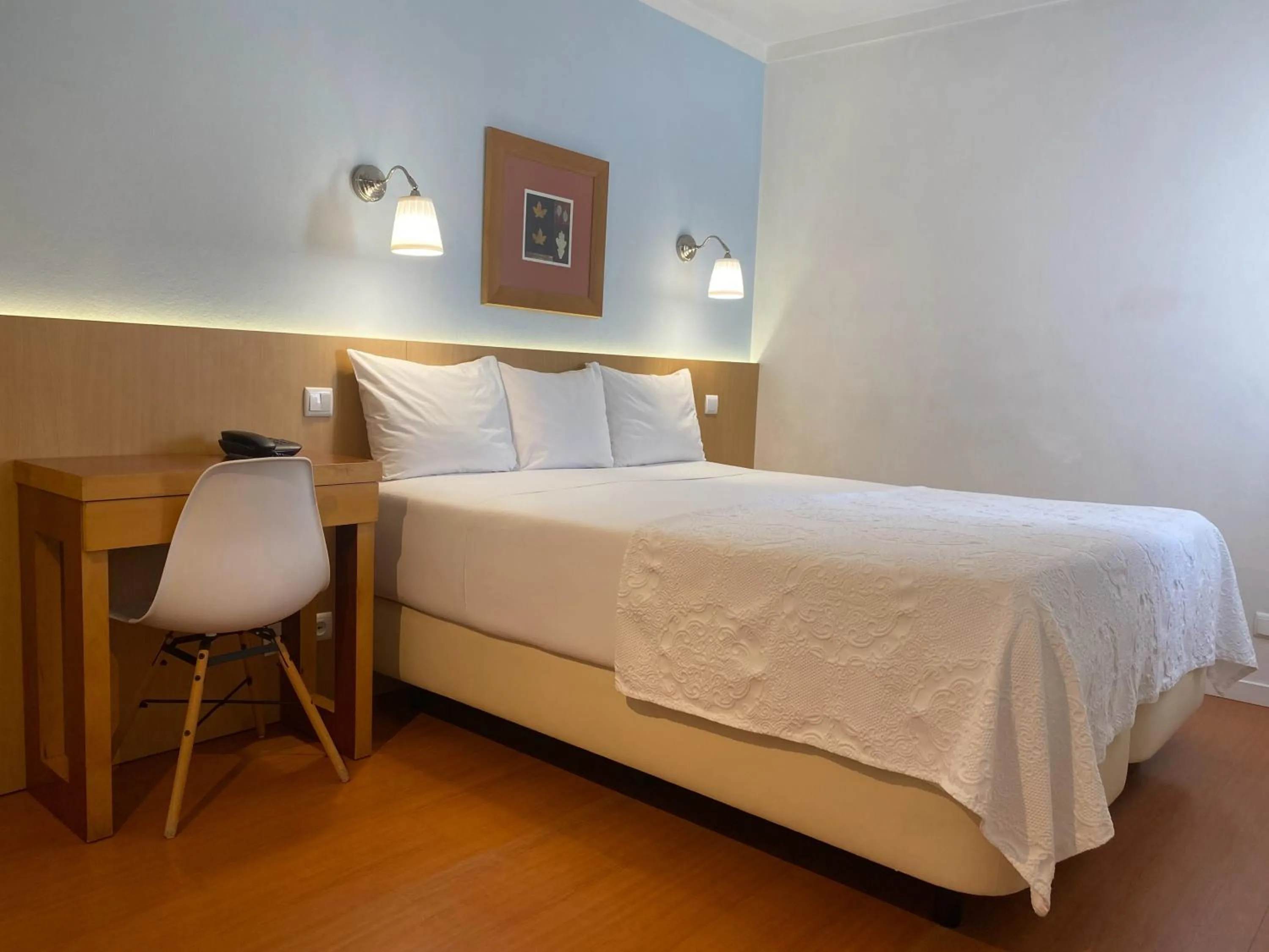 Bedroom, Bed in Hotel Santiago Vagos