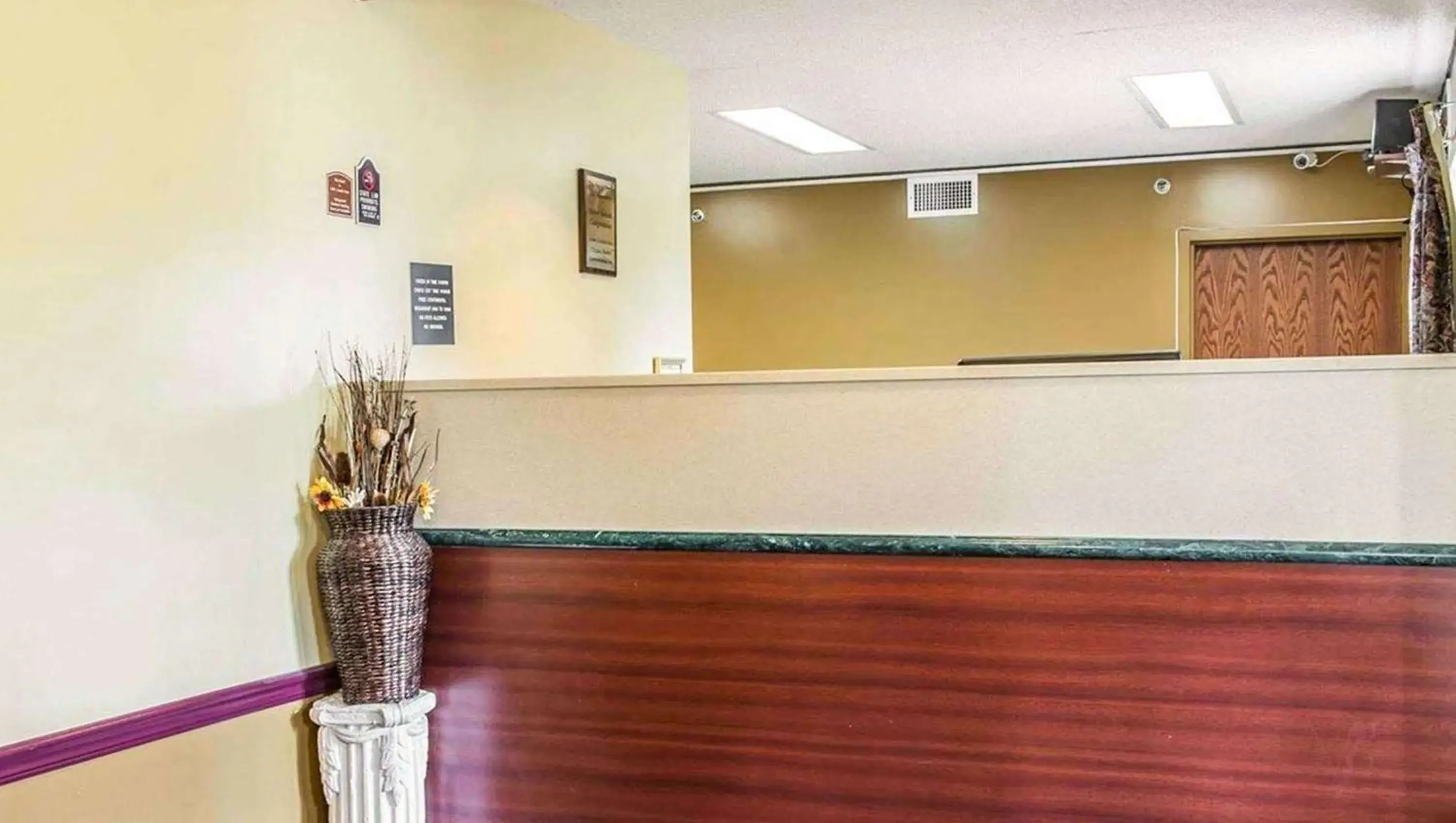 Lobby or reception in Royal Inn Rockville Lobby or reception in Royal Inn Rockville