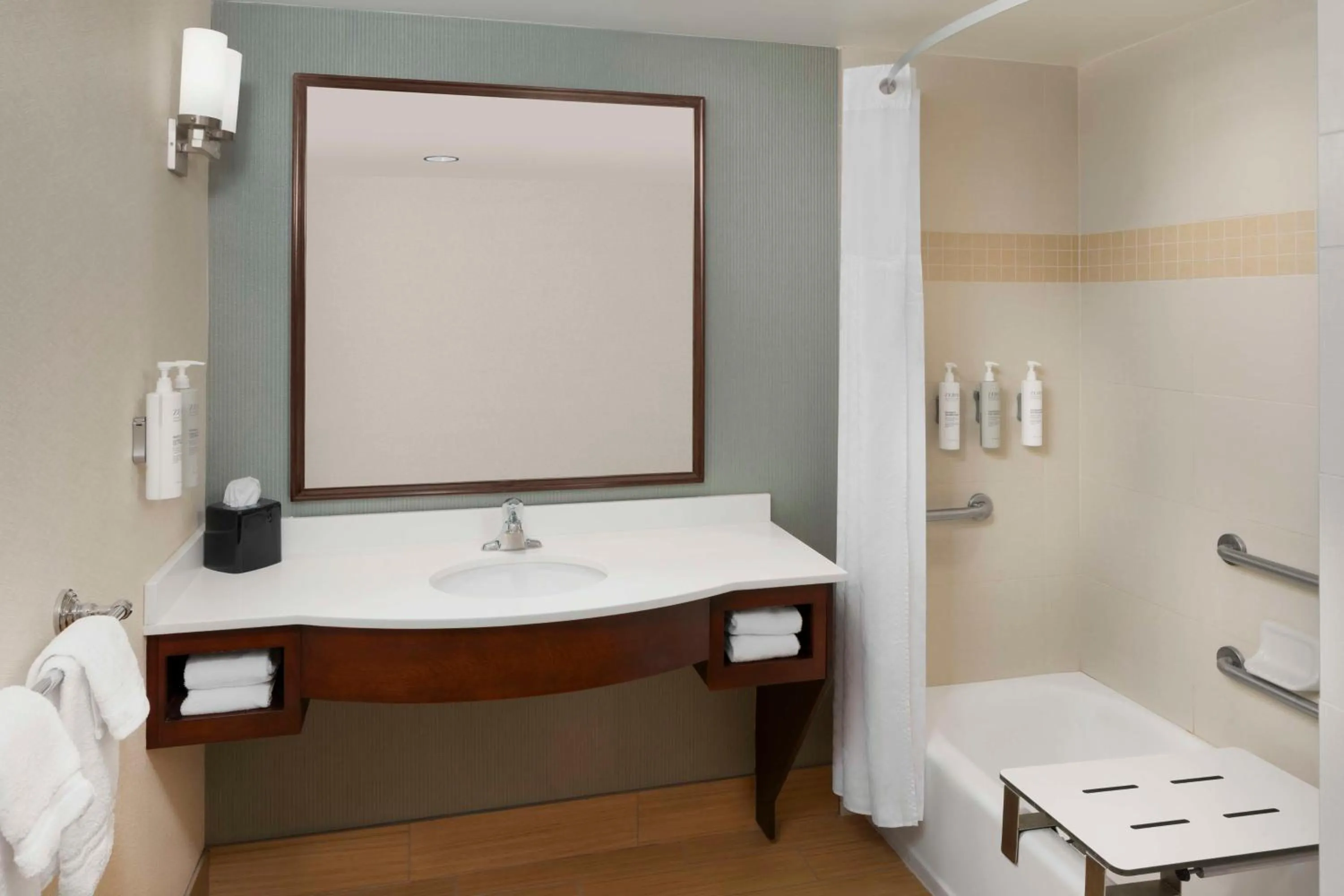 Bathroom in Hilton Garden Inn Ogden