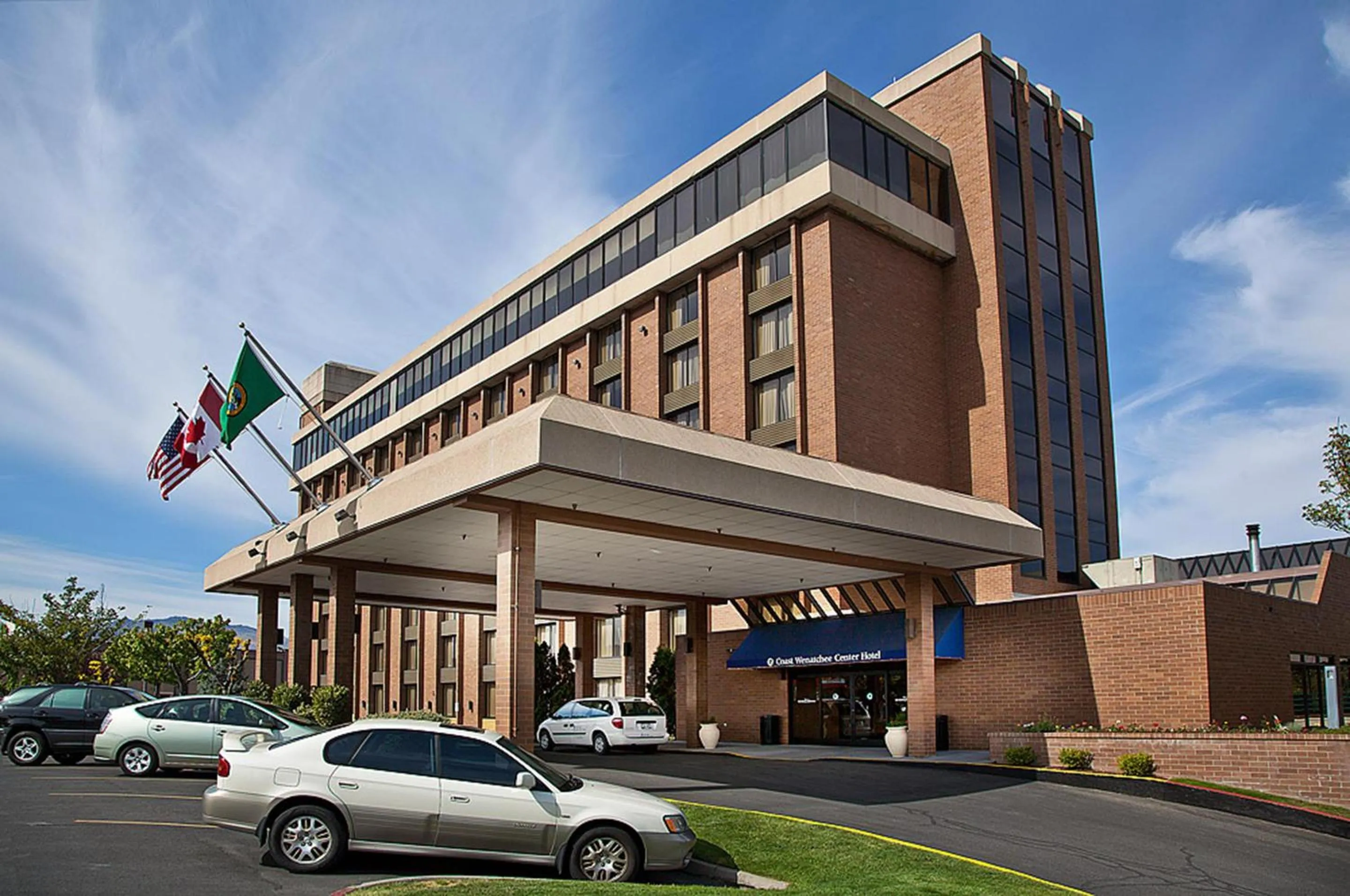 Property building in Coast Wenatchee Center Hotel