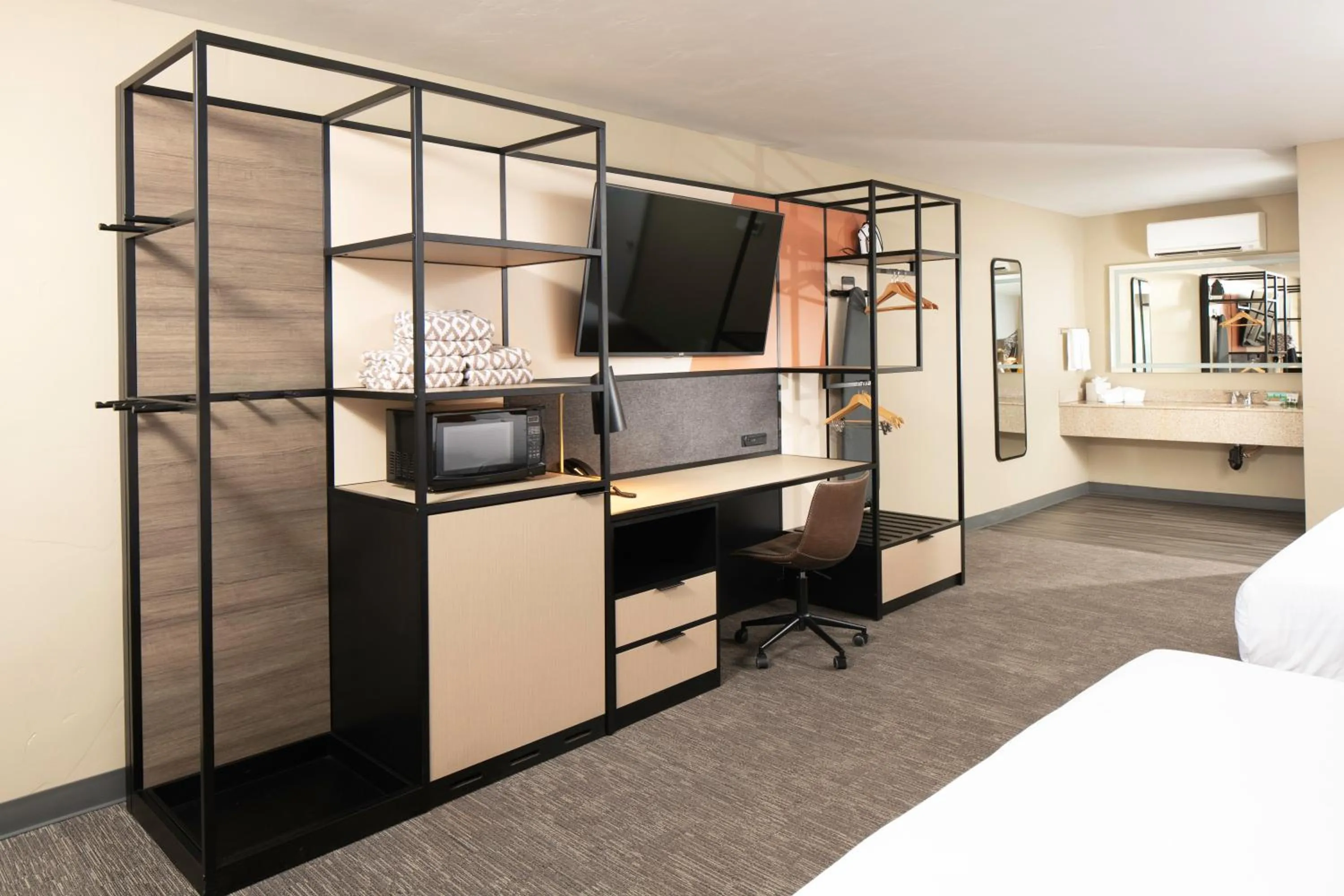 TV and multimedia, Bed in Waypoint Hotel