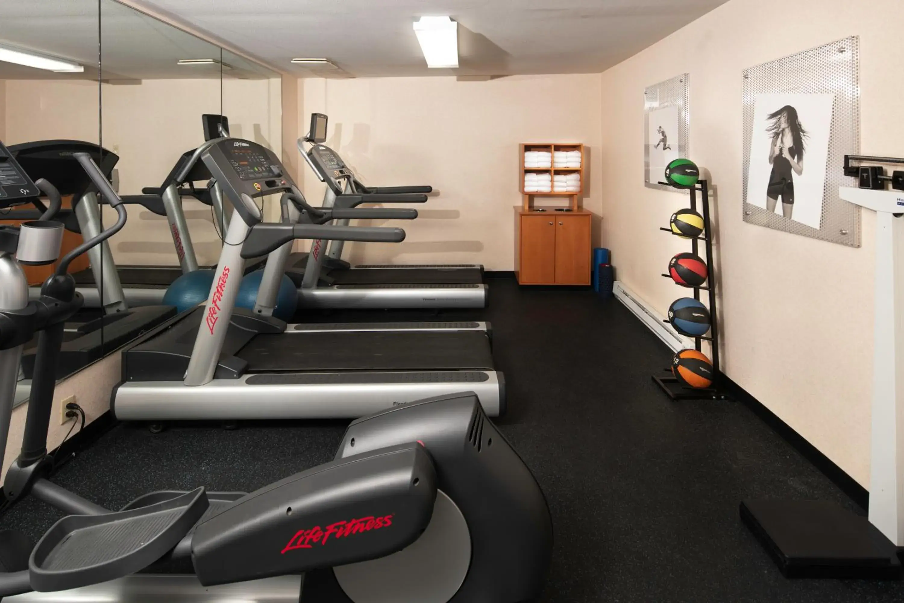 Fitness centre/facilities in Waypoint Hotel Fitness centre/facilities in Waypoint Hotel