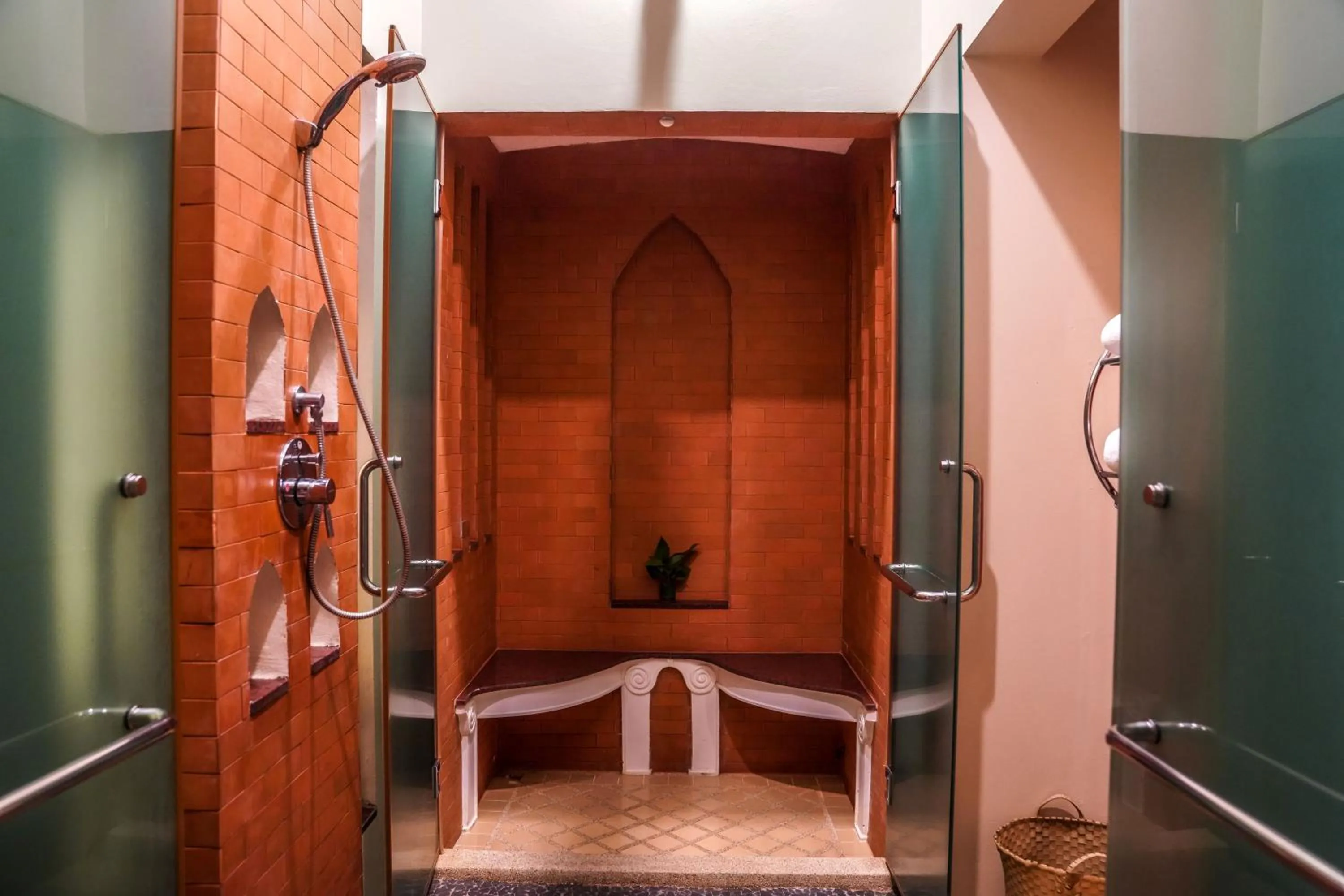 Shower in Suuko Villas