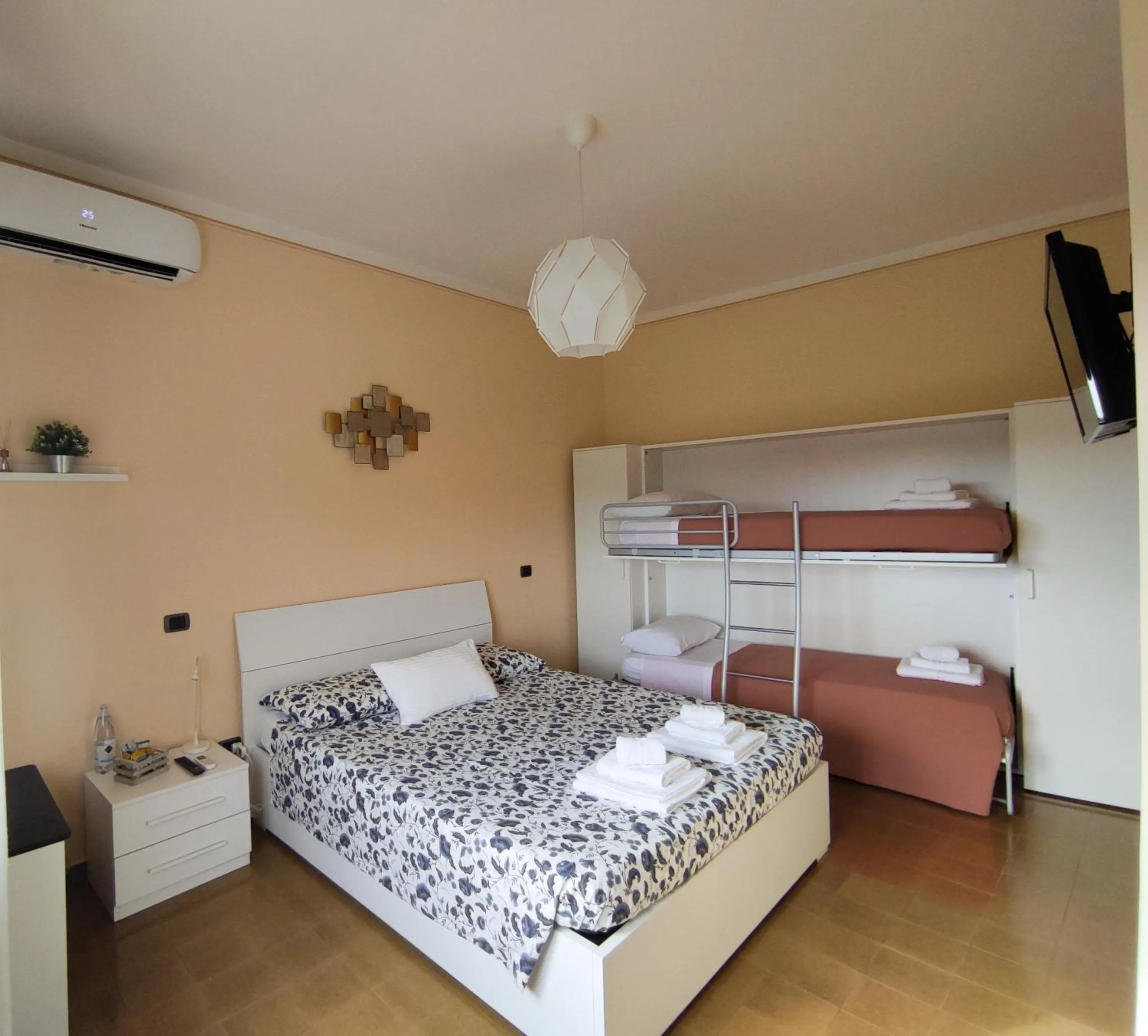 Photo of the whole room, Bed in Villa Ada