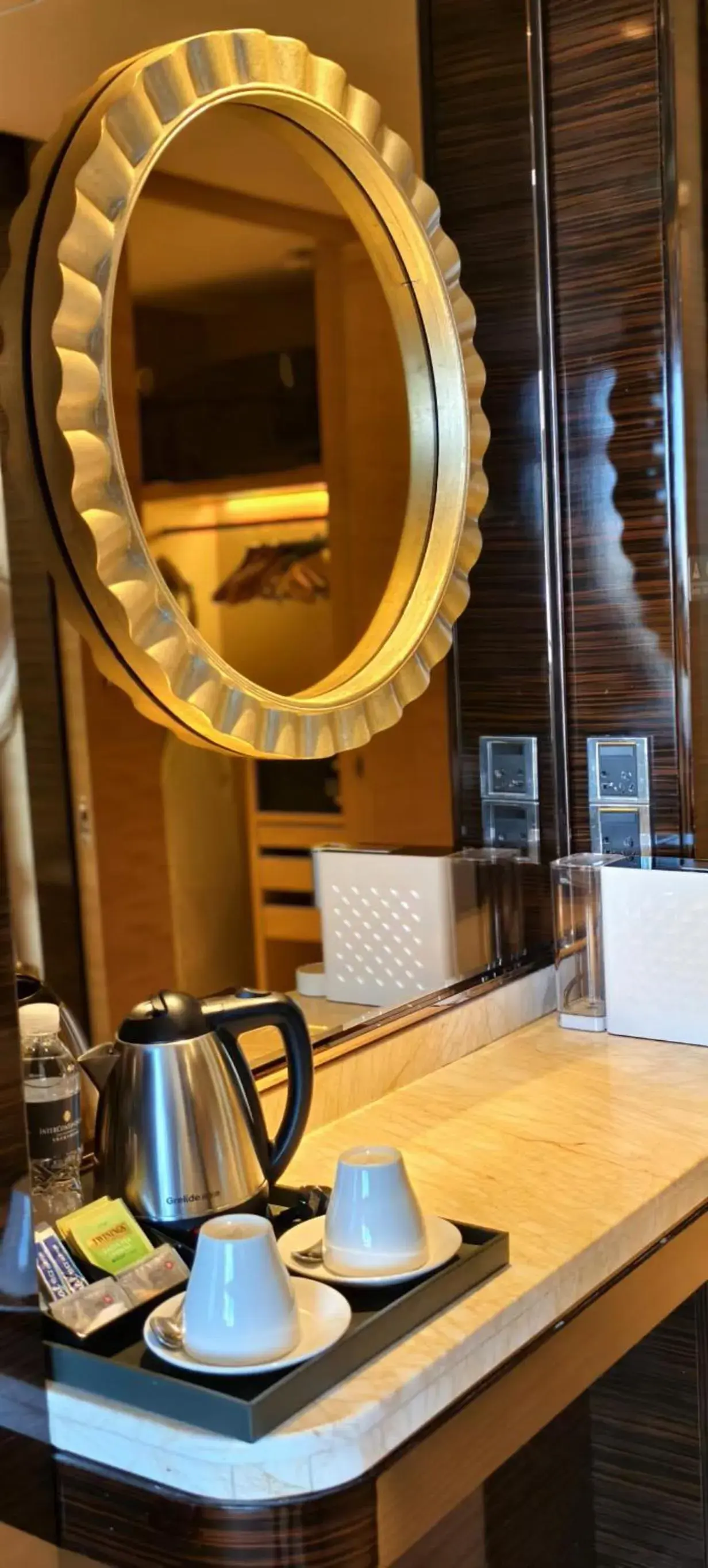 Premium King Room with Lounge Access and Garden View in InterContinental Shijiazhuang by IHG Premium King Room with Lounge Access and Garden View in InterContinental Shijiazhuang by IHG