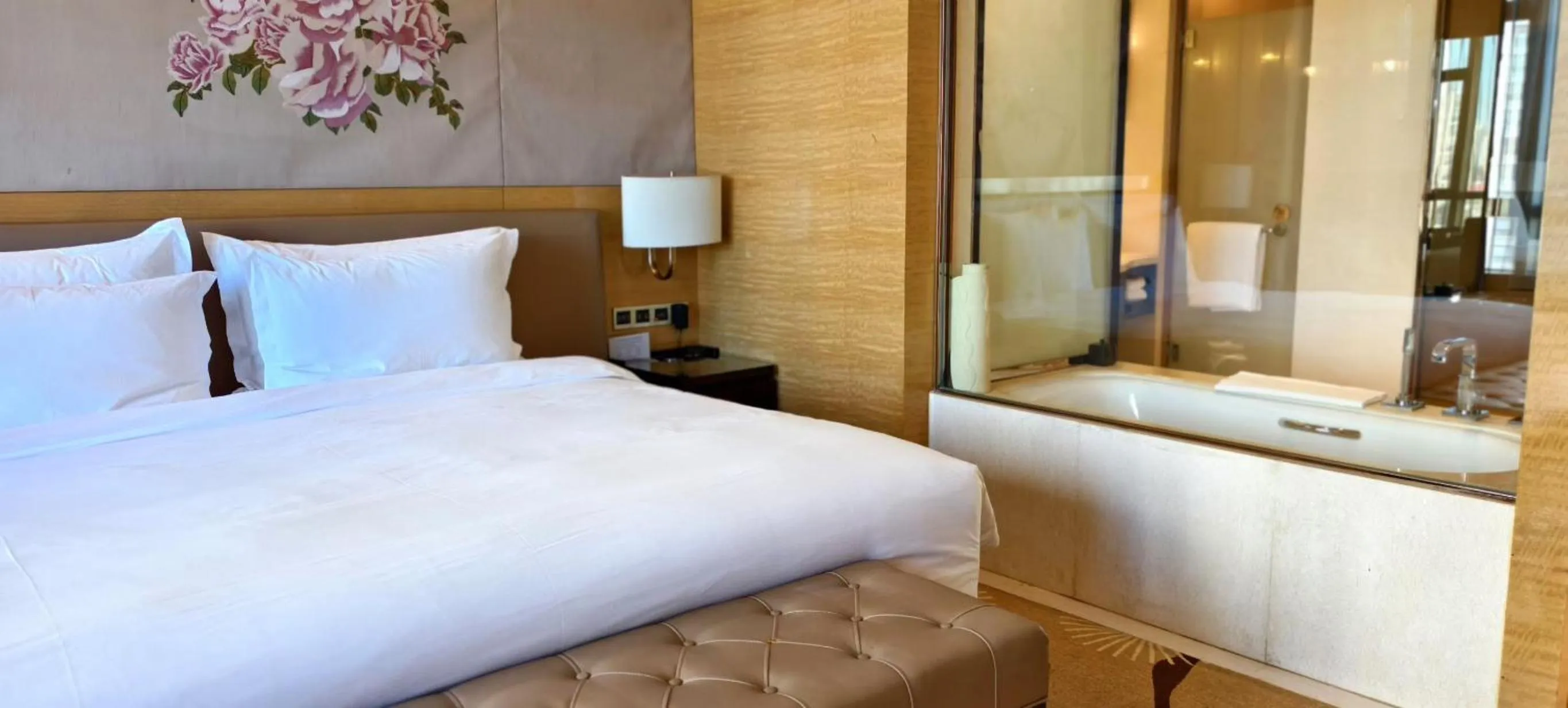 Photo of the whole room, Bed in InterContinental Shijiazhuang by IHG