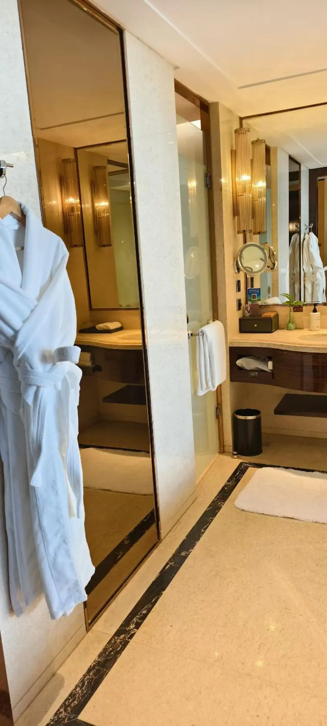 Hot Tub, Bed in InterContinental Shijiazhuang by IHG Hot Tub, Bed in InterContinental Shijiazhuang by IHG