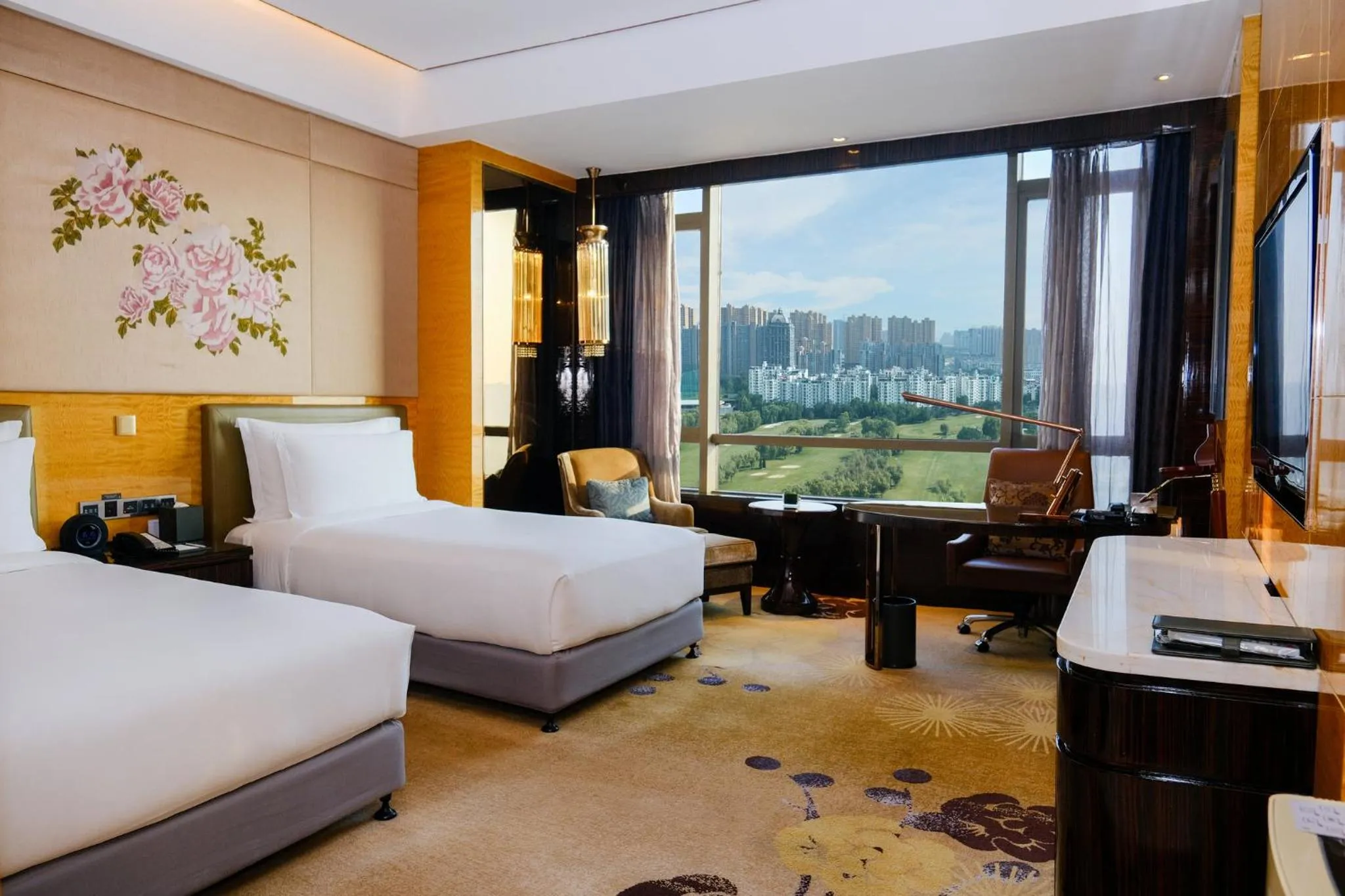 Photo of the whole room, Bed in InterContinental Shijiazhuang by IHG