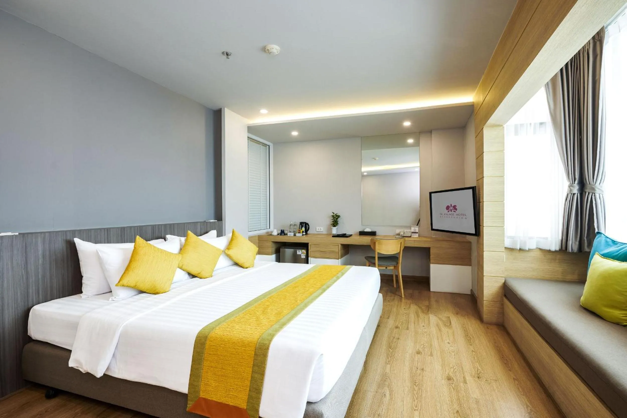 Bed in TK Palace Hotel & Convention Bangkok