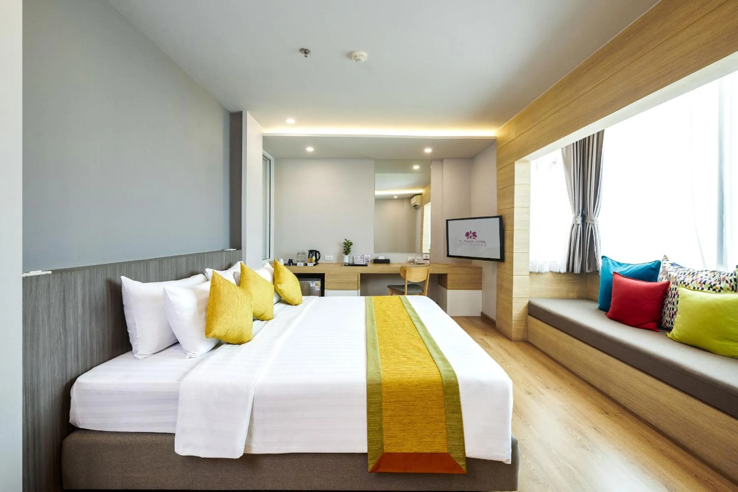 Bed in TK Palace Hotel & Convention Bangkok