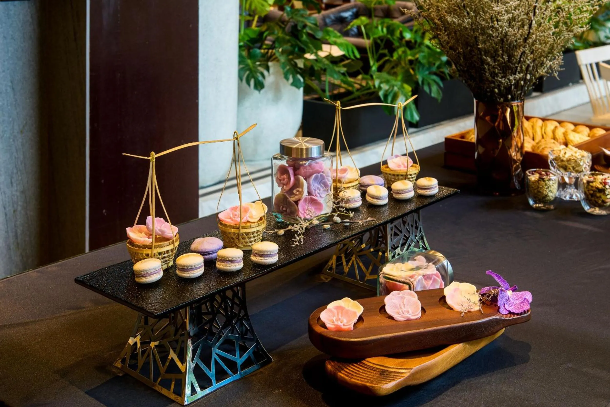 Restaurant/places to eat in TK Palace Hotel & Convention Bangkok