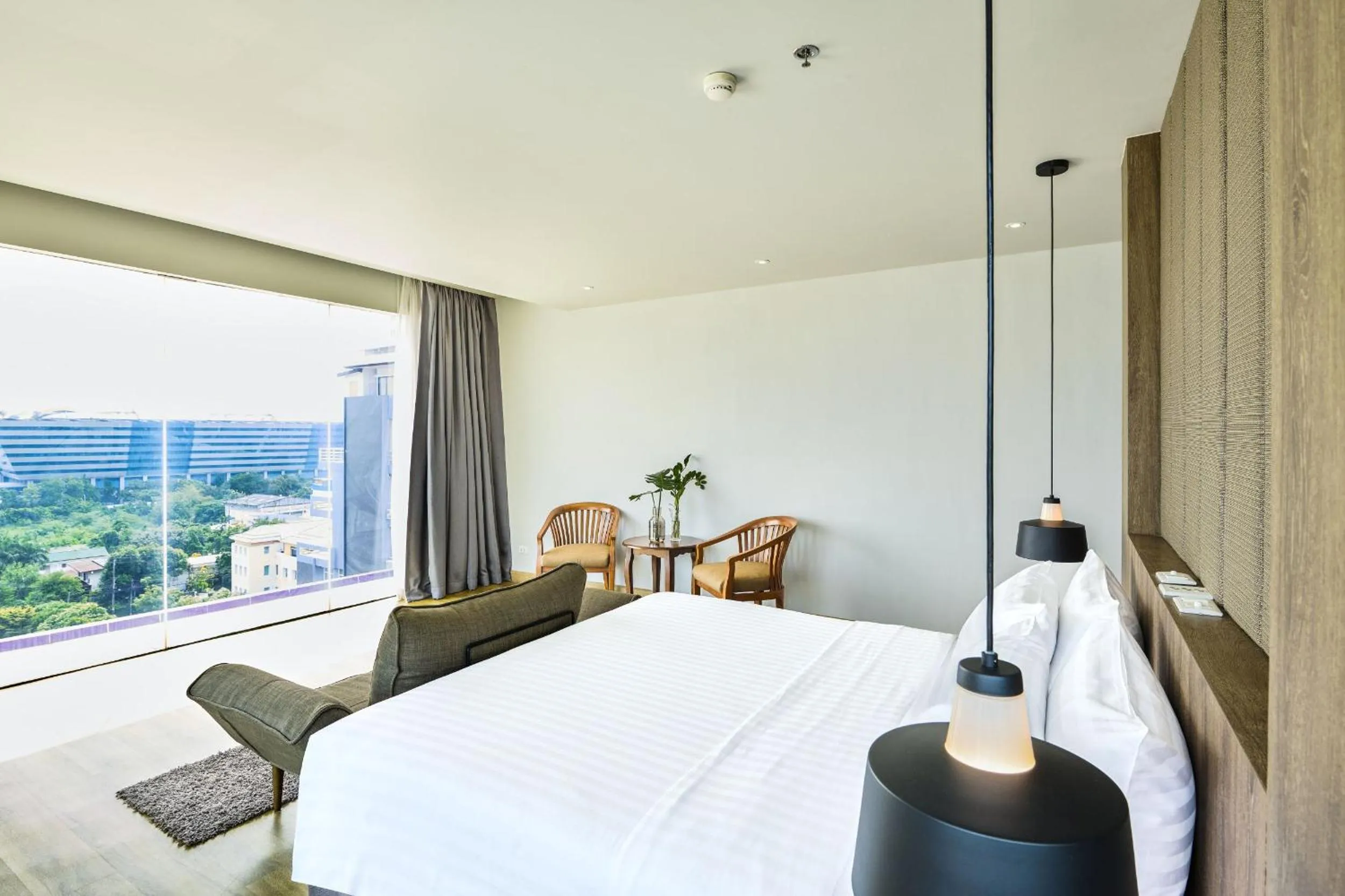 Bed in TK Palace Hotel & Convention Bangkok