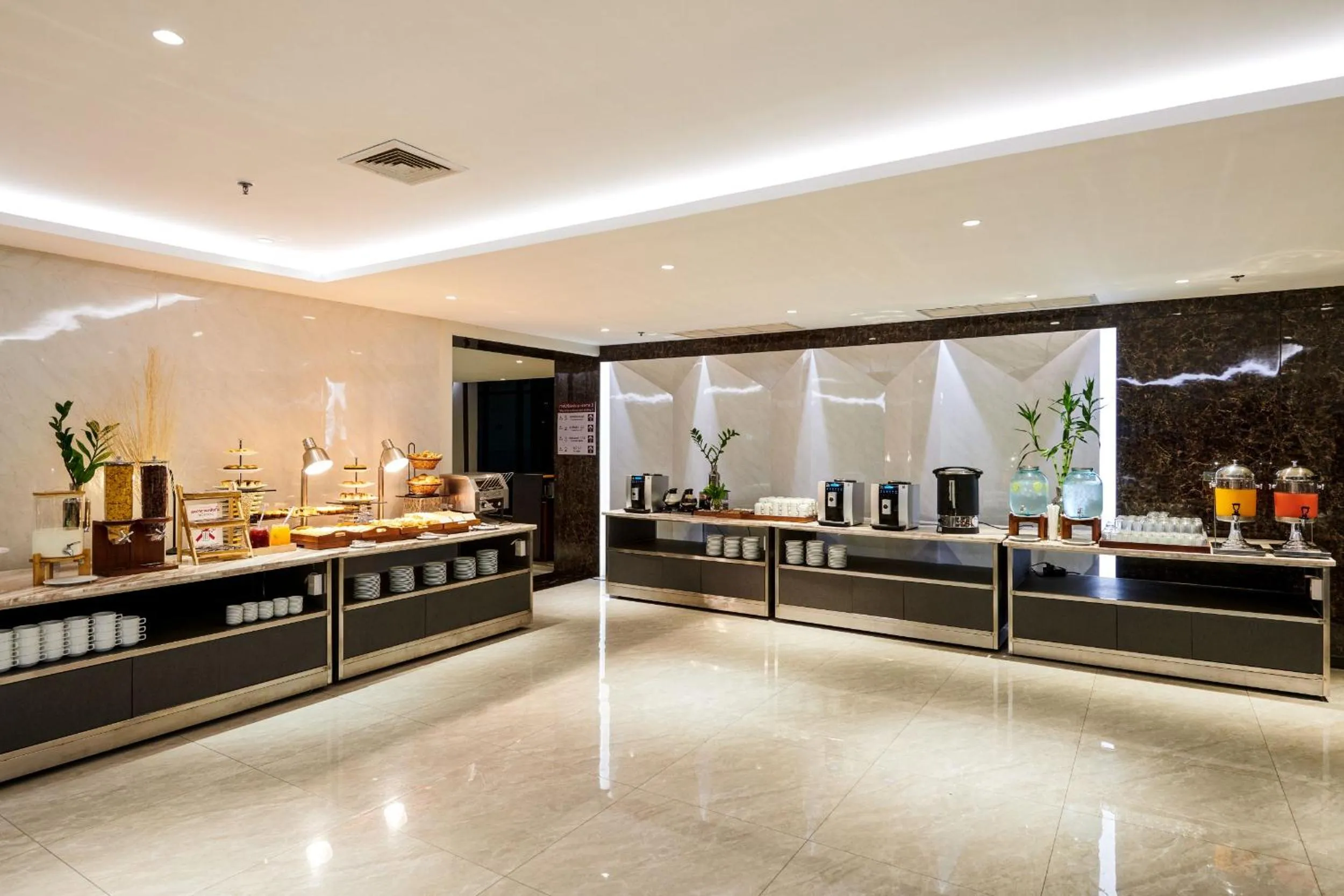 Breakfast in TK Palace Hotel & Convention Bangkok