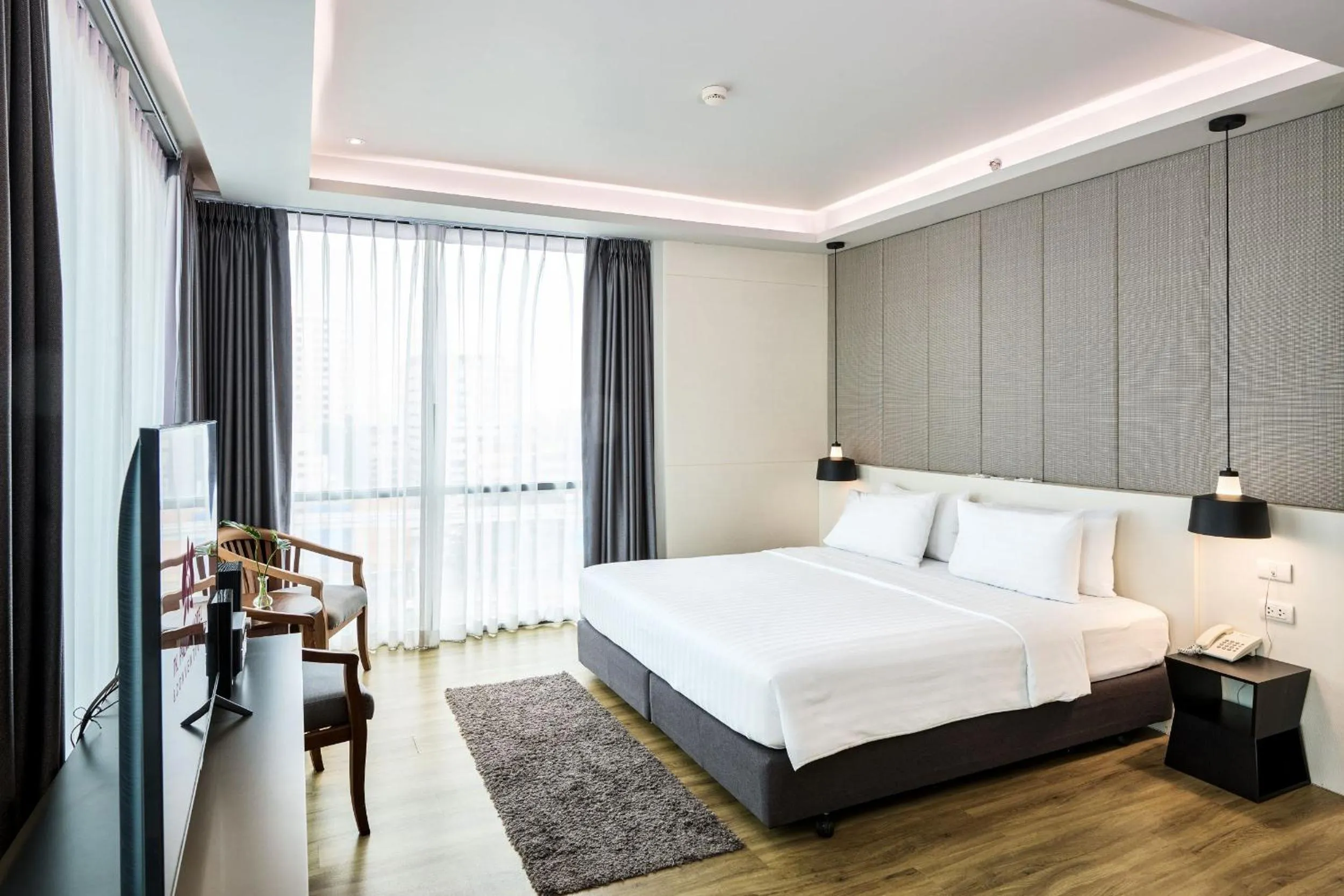 Bed in TK Palace Hotel & Convention Bangkok