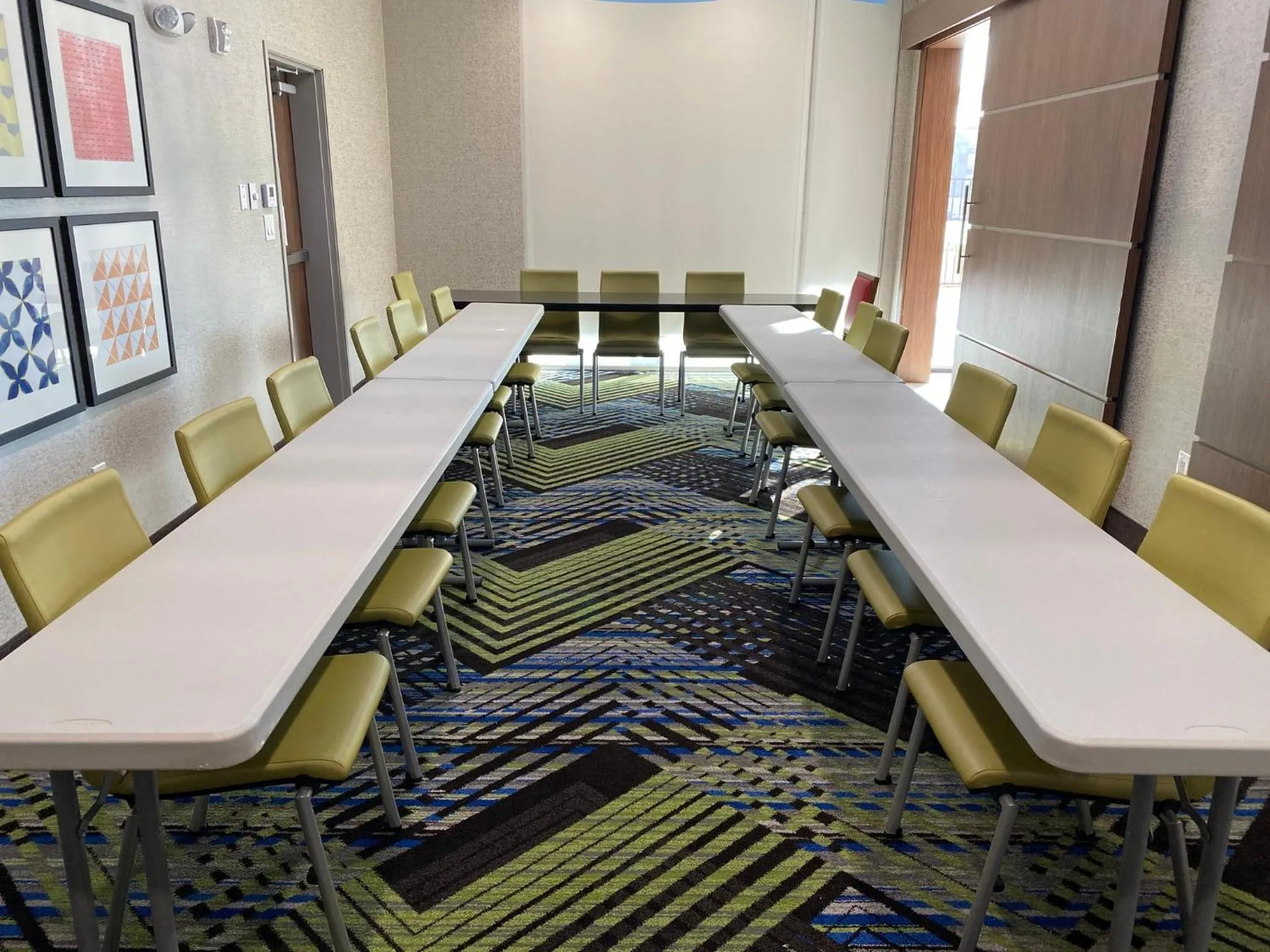Meeting/conference room in Holiday Inn Express & Suites Fort Worth North - Northlake by IHG