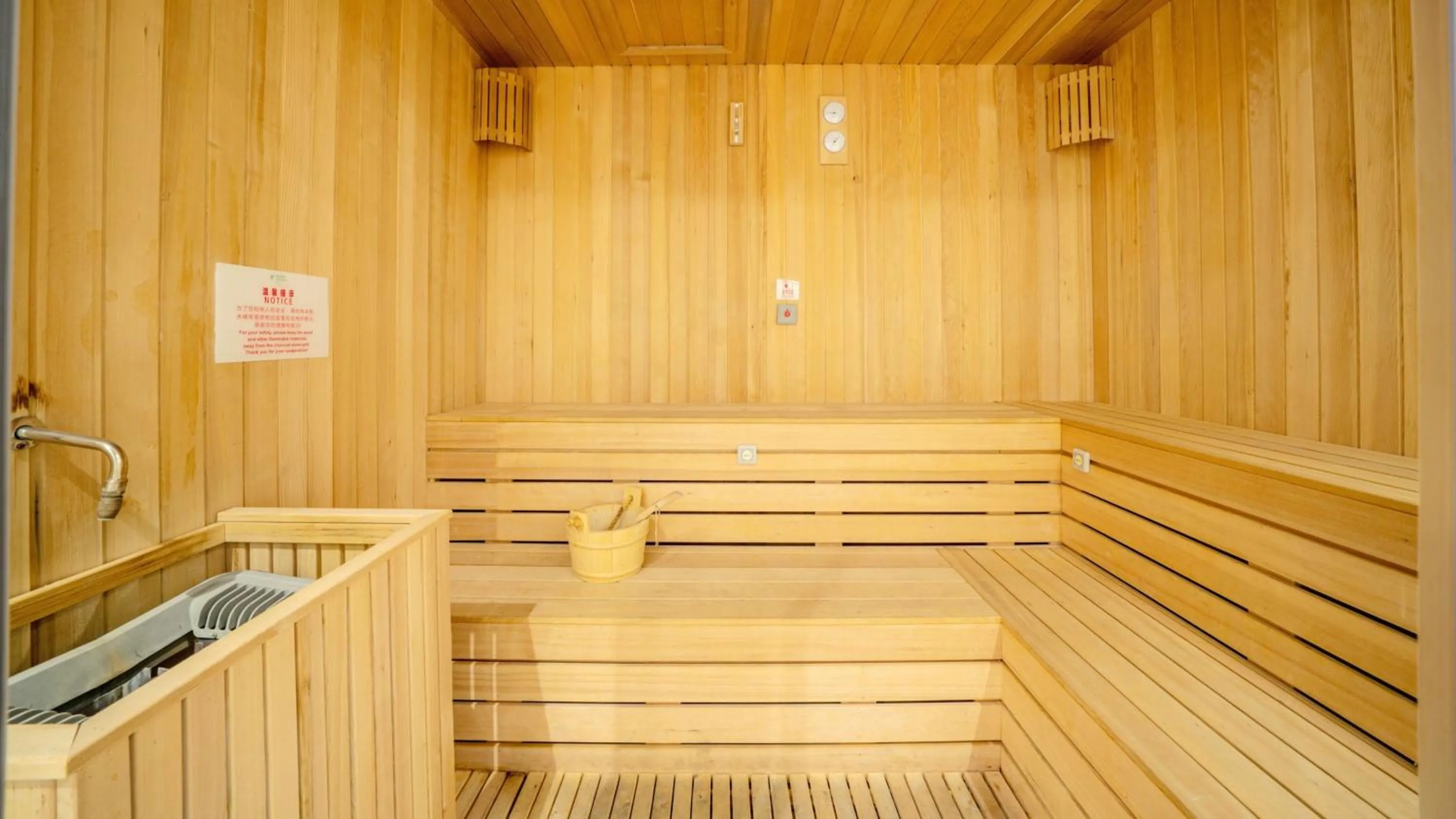 Fitness centre/facilities in Holiday Inn Shaoguan Downtown by IHG