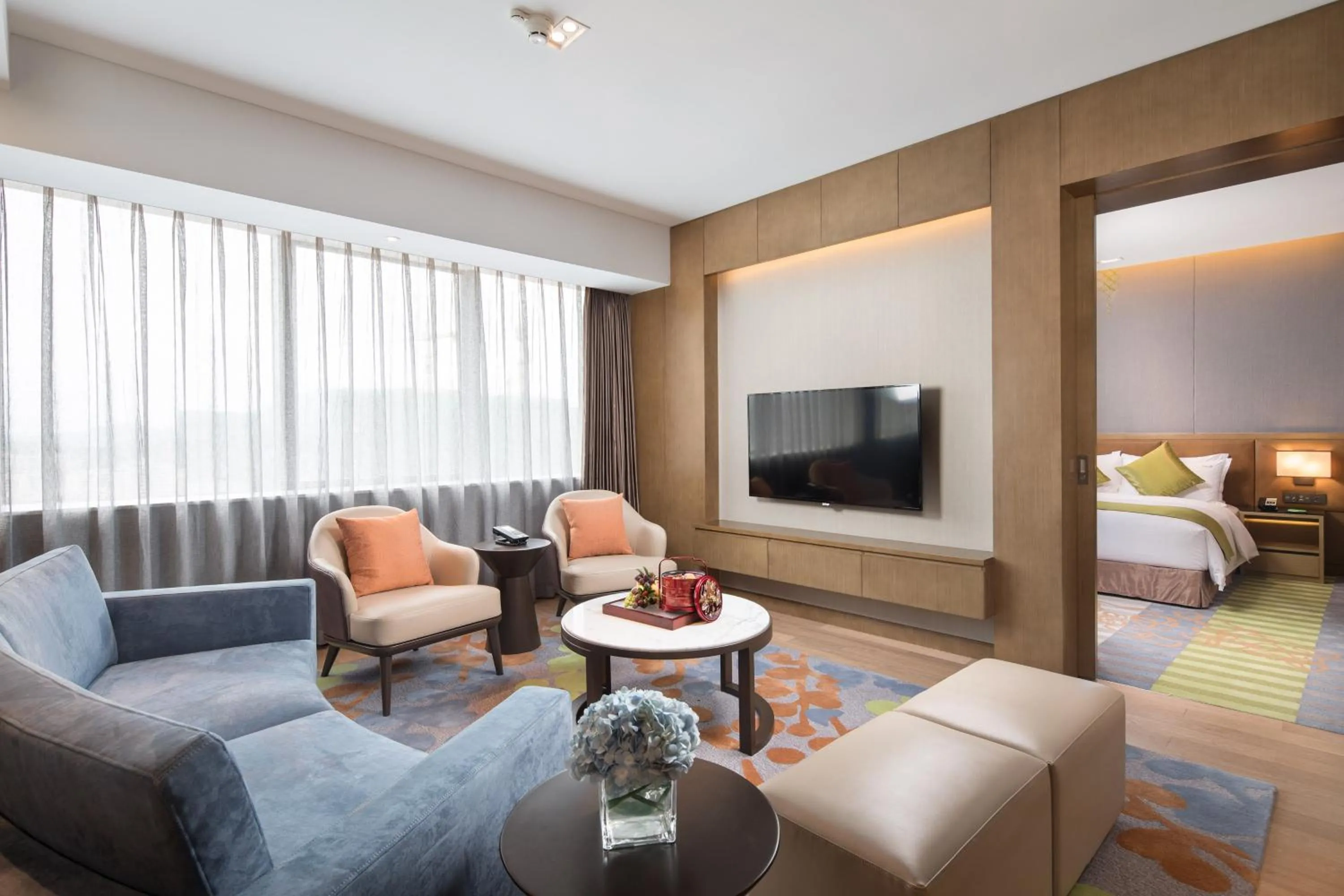 Photo of the whole room, Bed in Holiday Inn Shaoguan Downtown by IHG