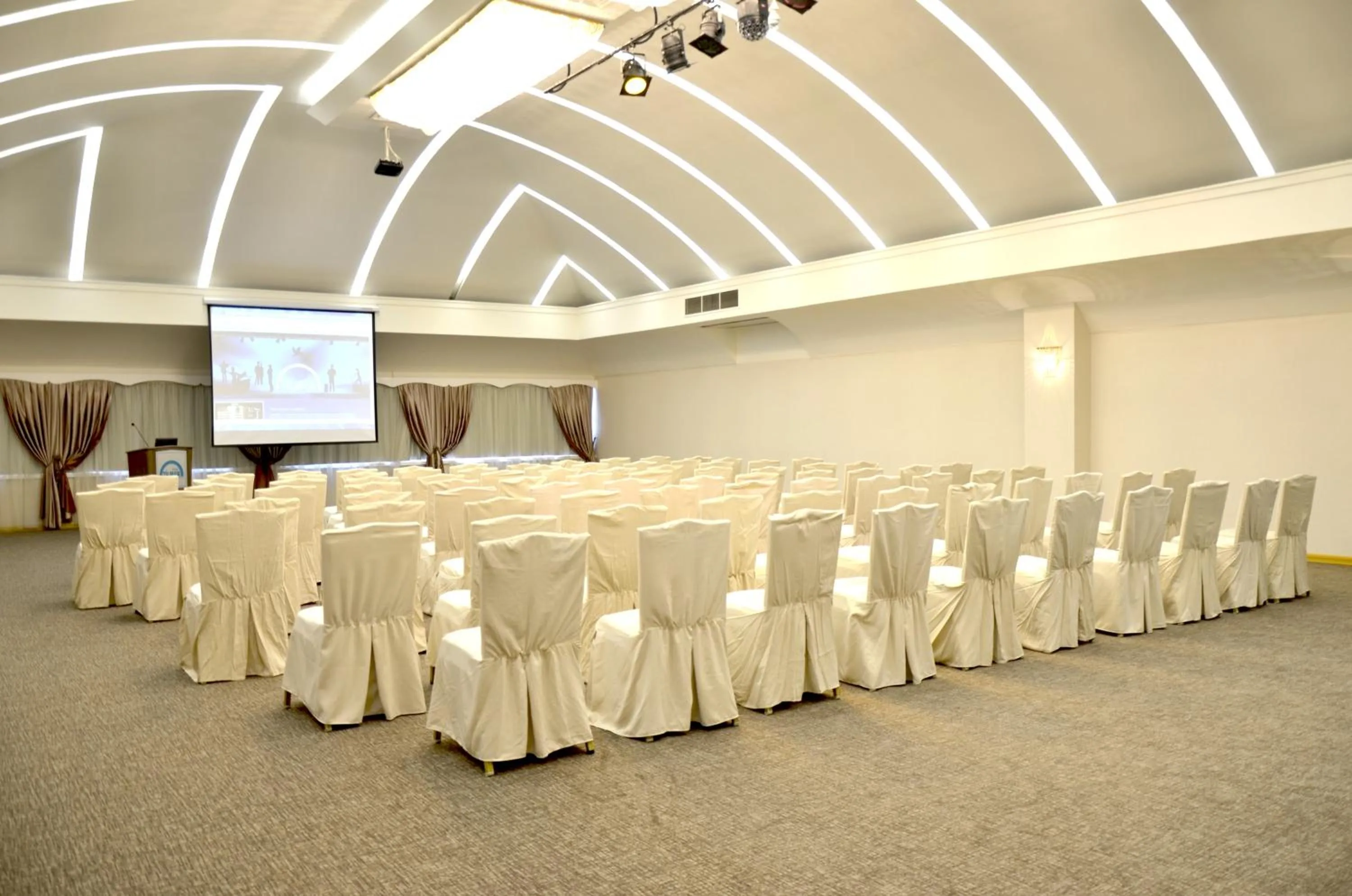 Banquet/Function facilities in Hotel Tilmen