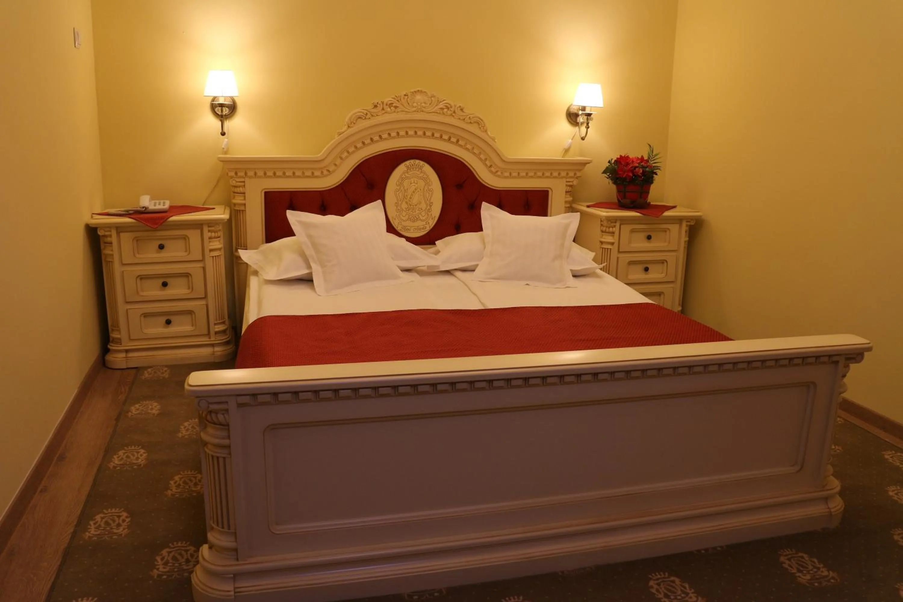 Photo of the whole room, Bed in Hotel Astoria