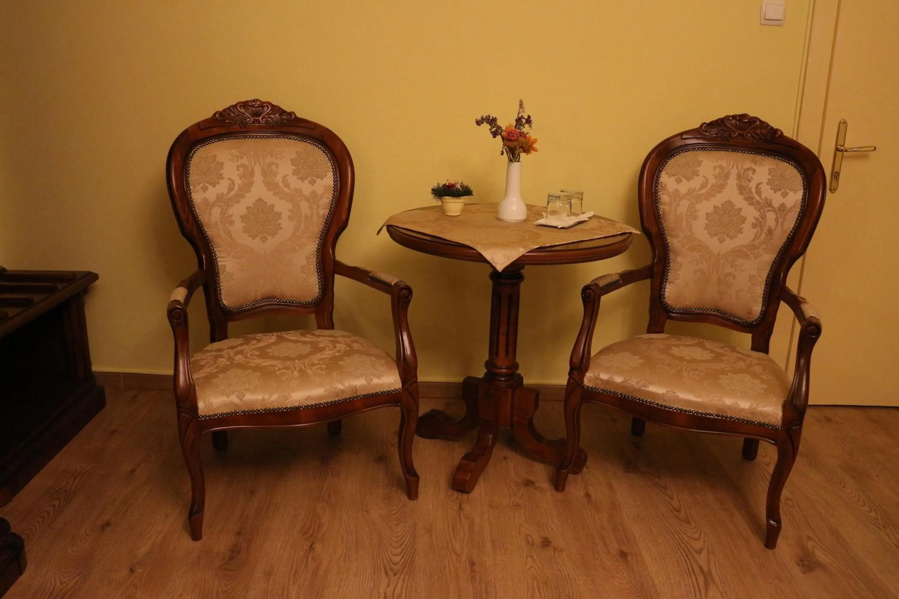 Photo of the whole room in Hotel Astoria