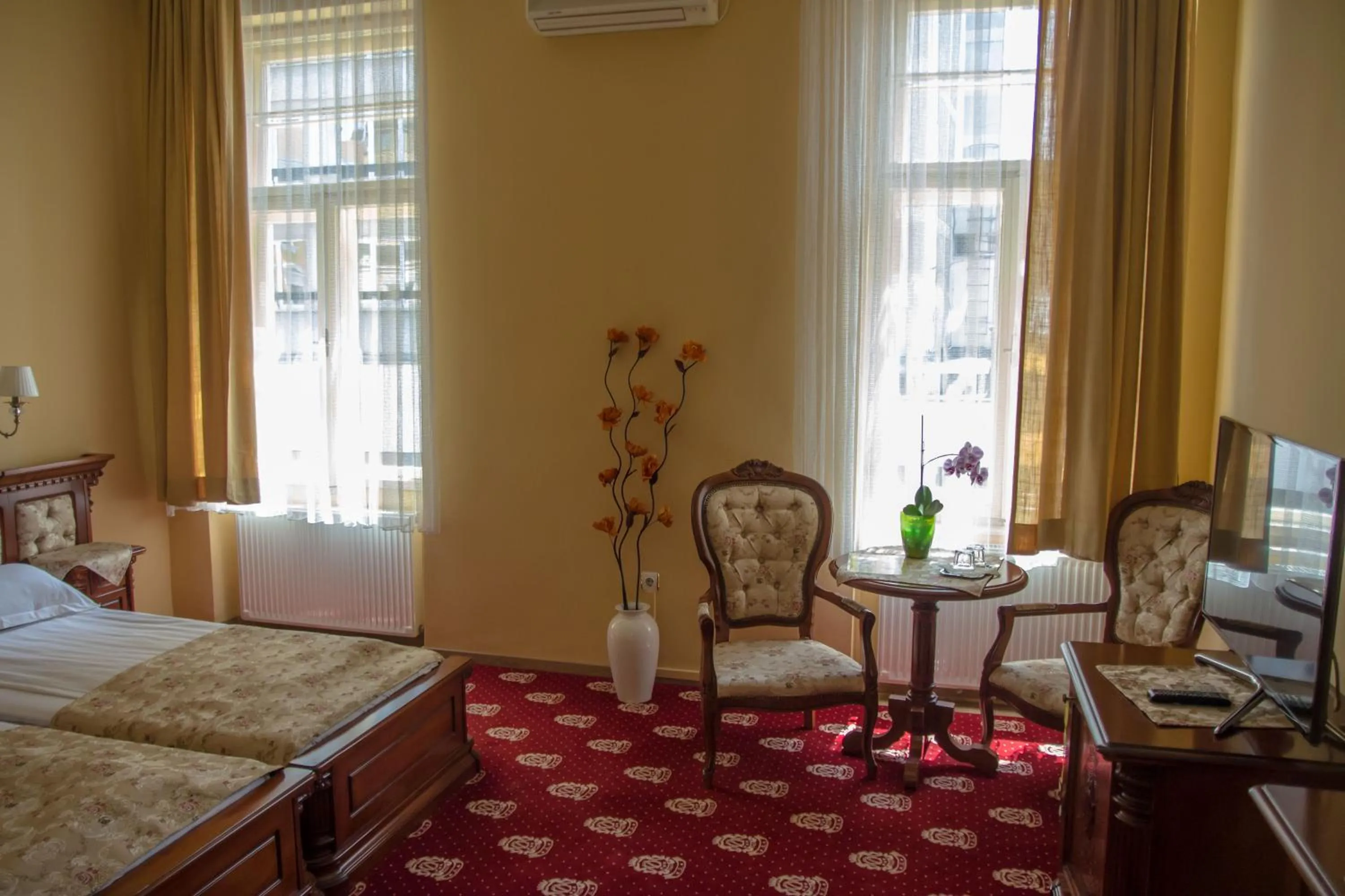 Bed in Hotel Astoria