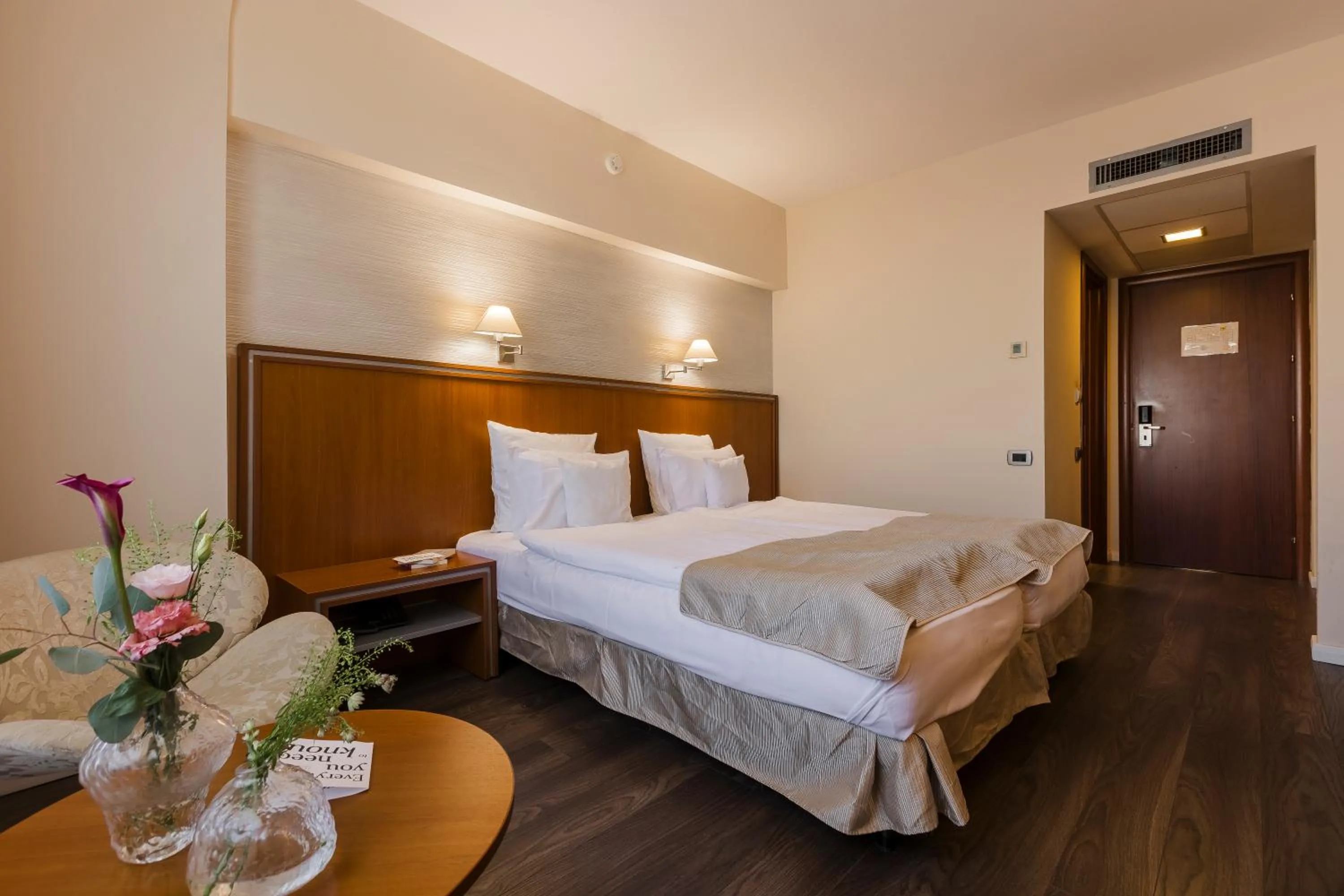 Bed in Hotel Timisoara
