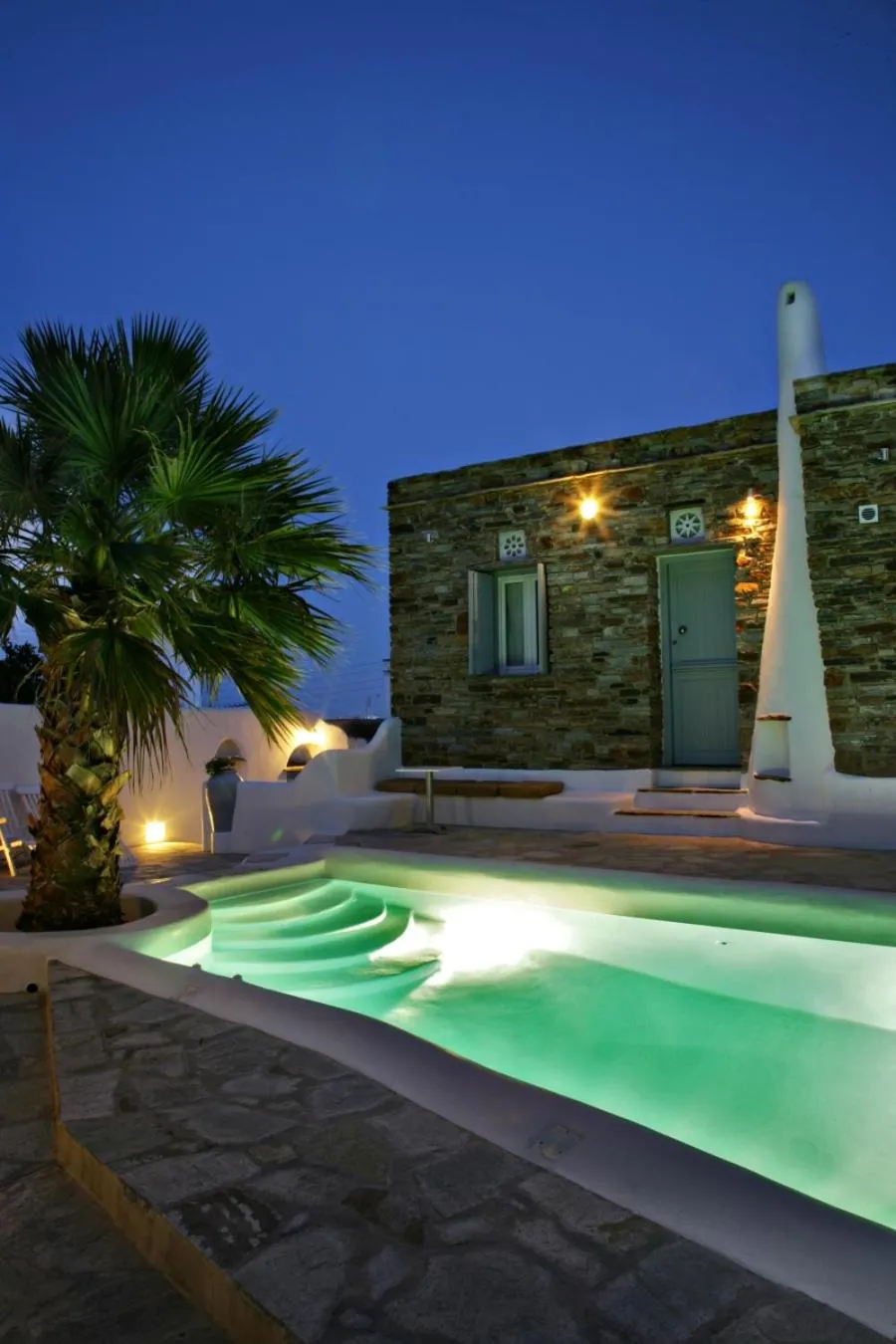 Swimming pool in Onar Hotel & Suites