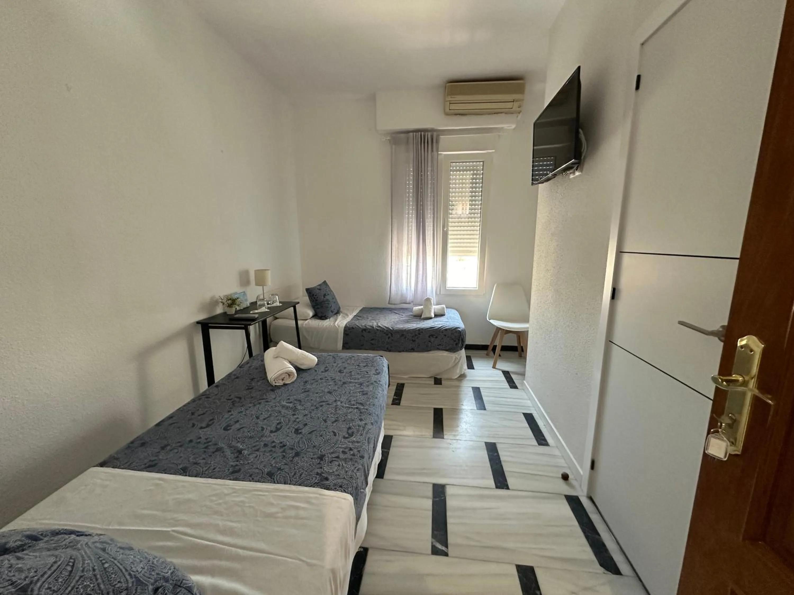 Bathroom, Bed in Hostal Arrate