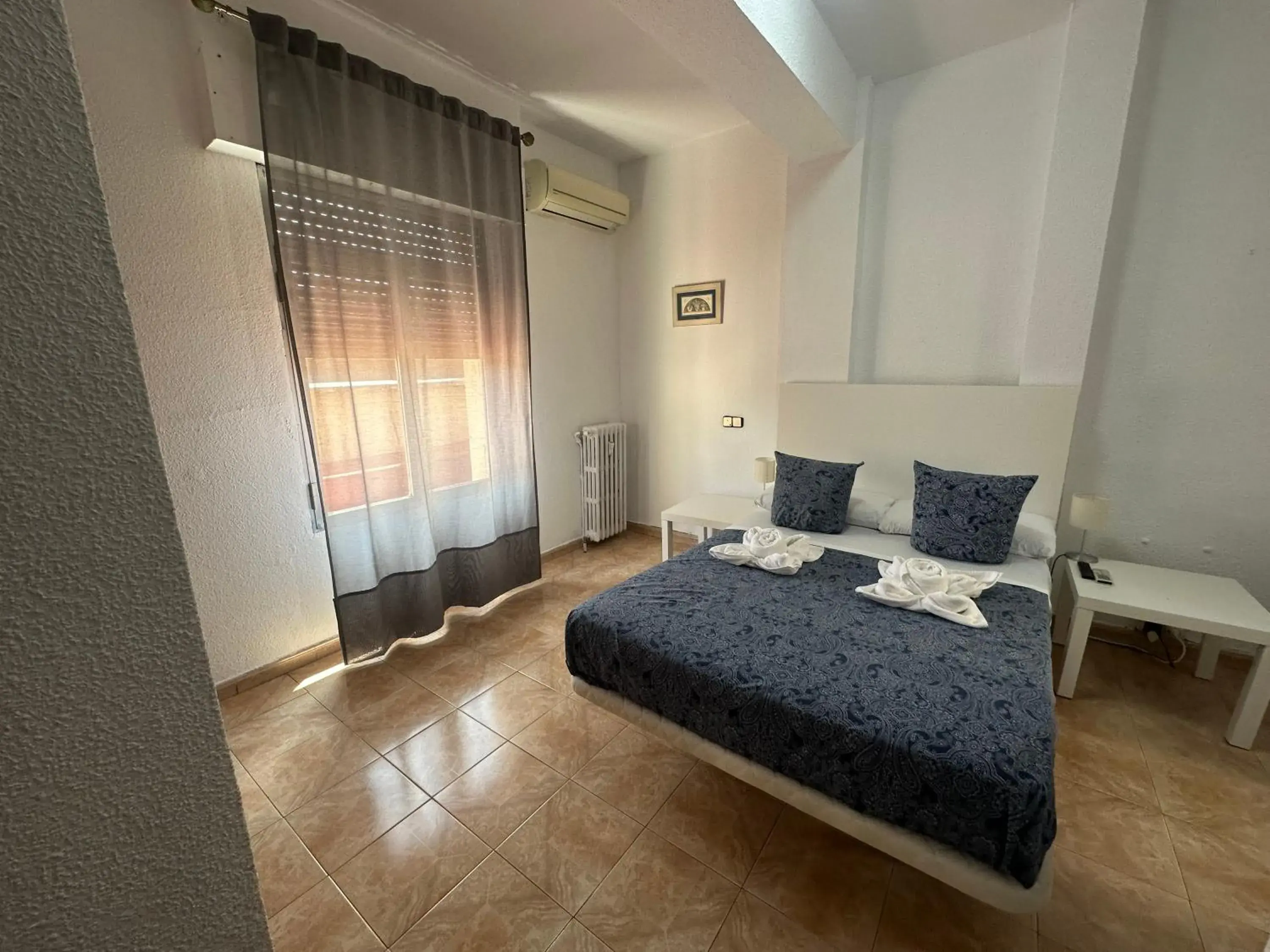 Double Room with Private Bathroom in Hostal Arrate Double Room with Private Bathroom in Hostal Arrate