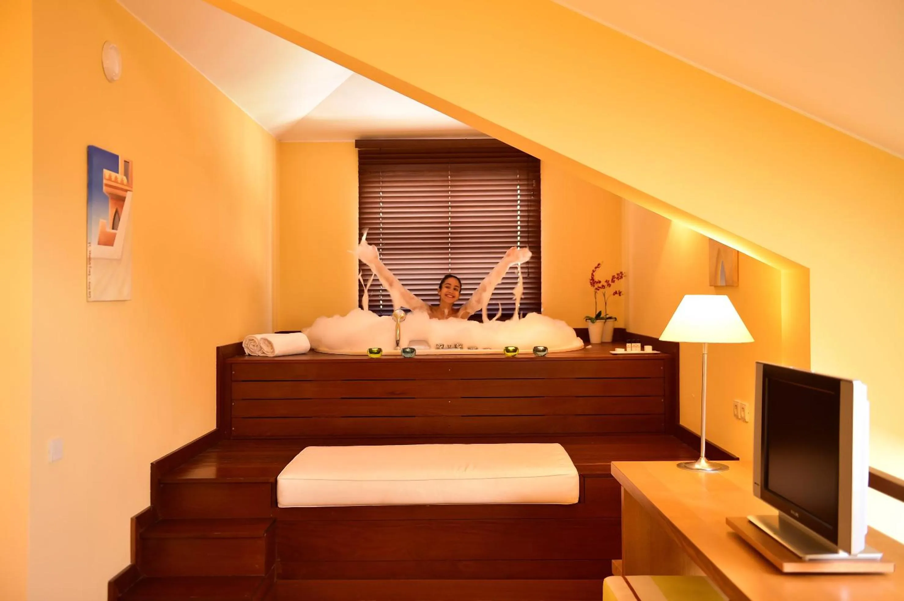 Hot Tub, Bed in Pestana Sintra Golf Resort & SPA Hotel