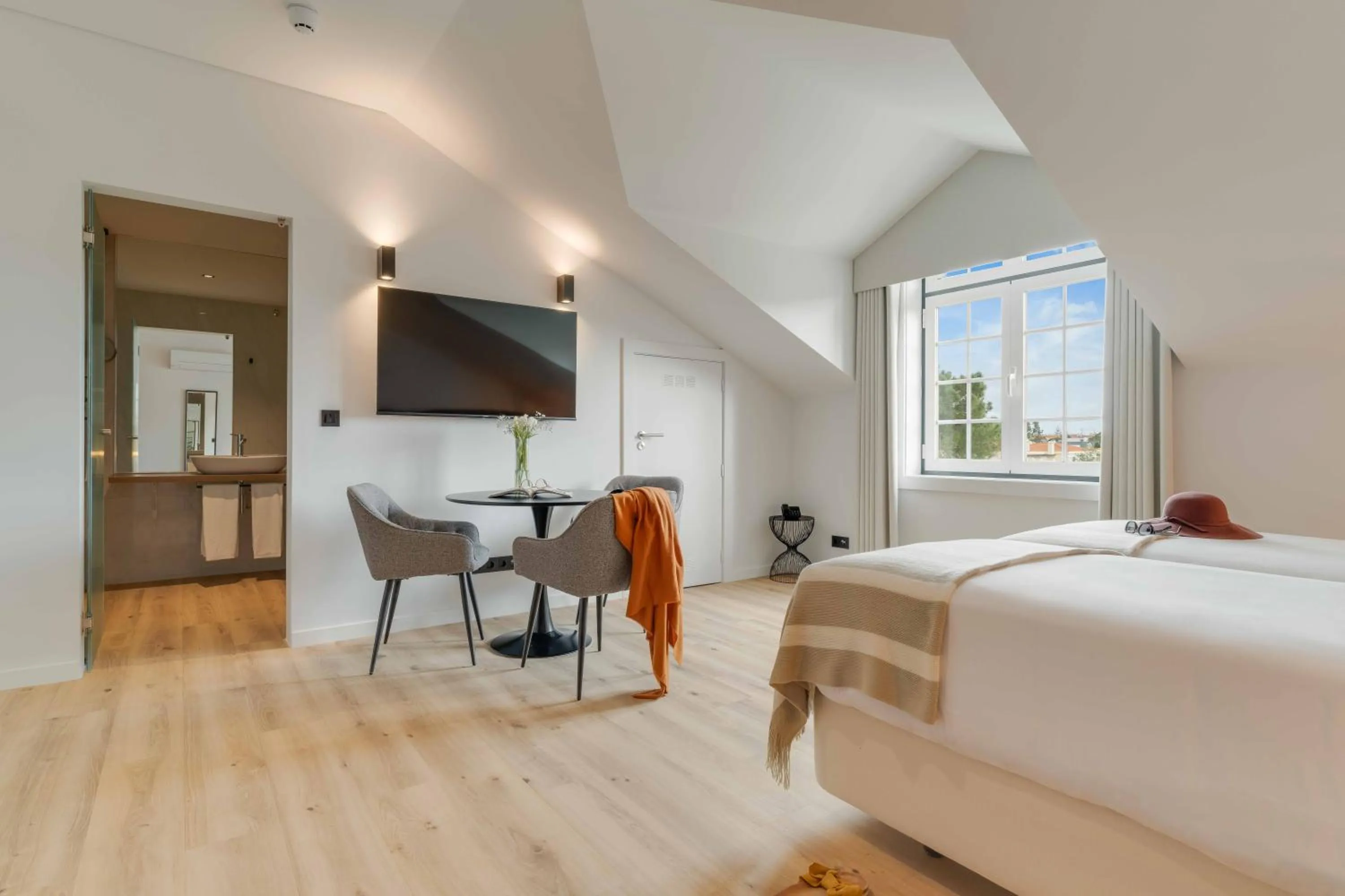 Bedroom, Bed in Pestana Sintra Golf Resort & SPA Hotel