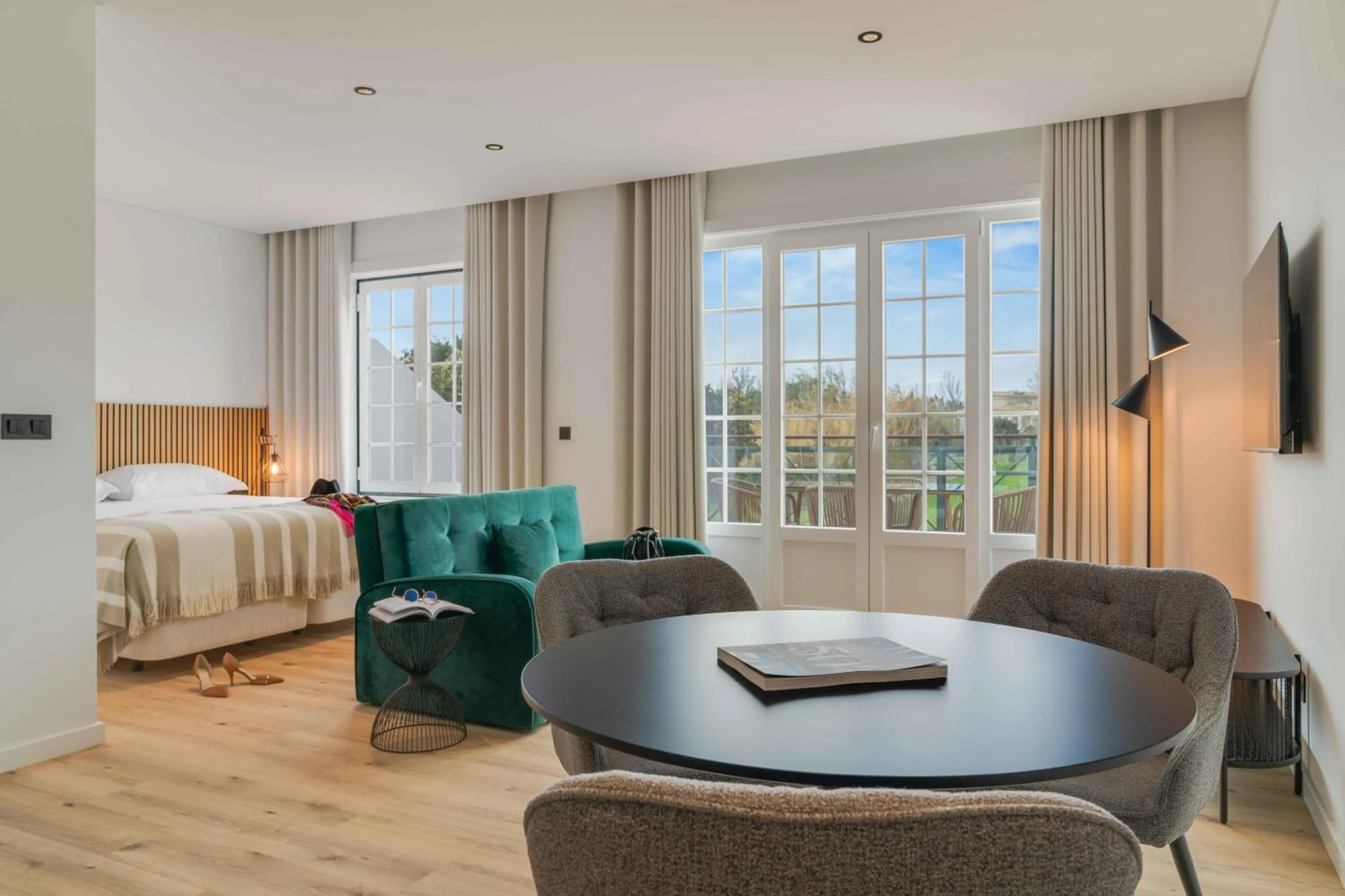 Seating area, Bed in Pestana Sintra Golf Resort & SPA Hotel