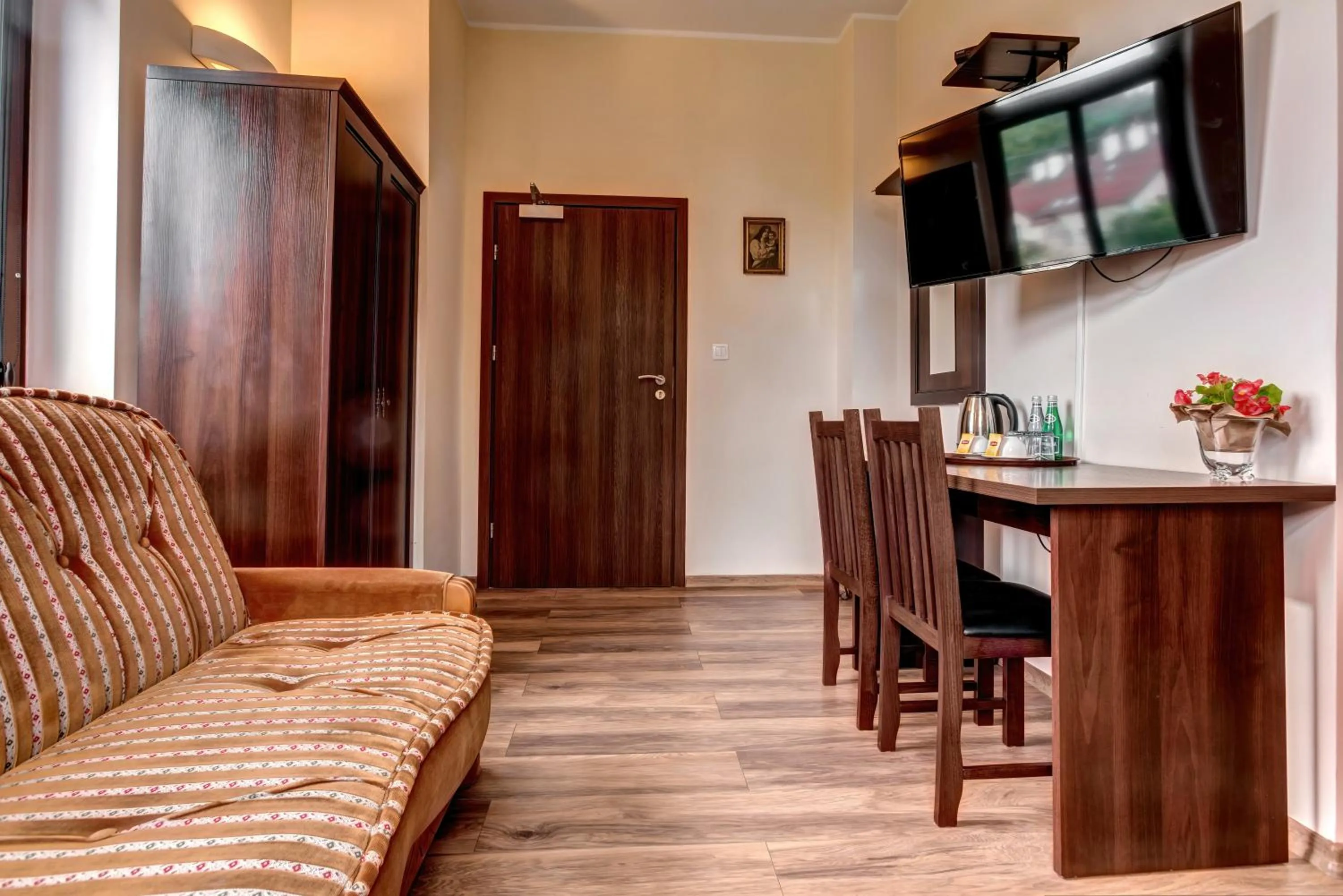 TV and multimedia in Hotel Charlotta