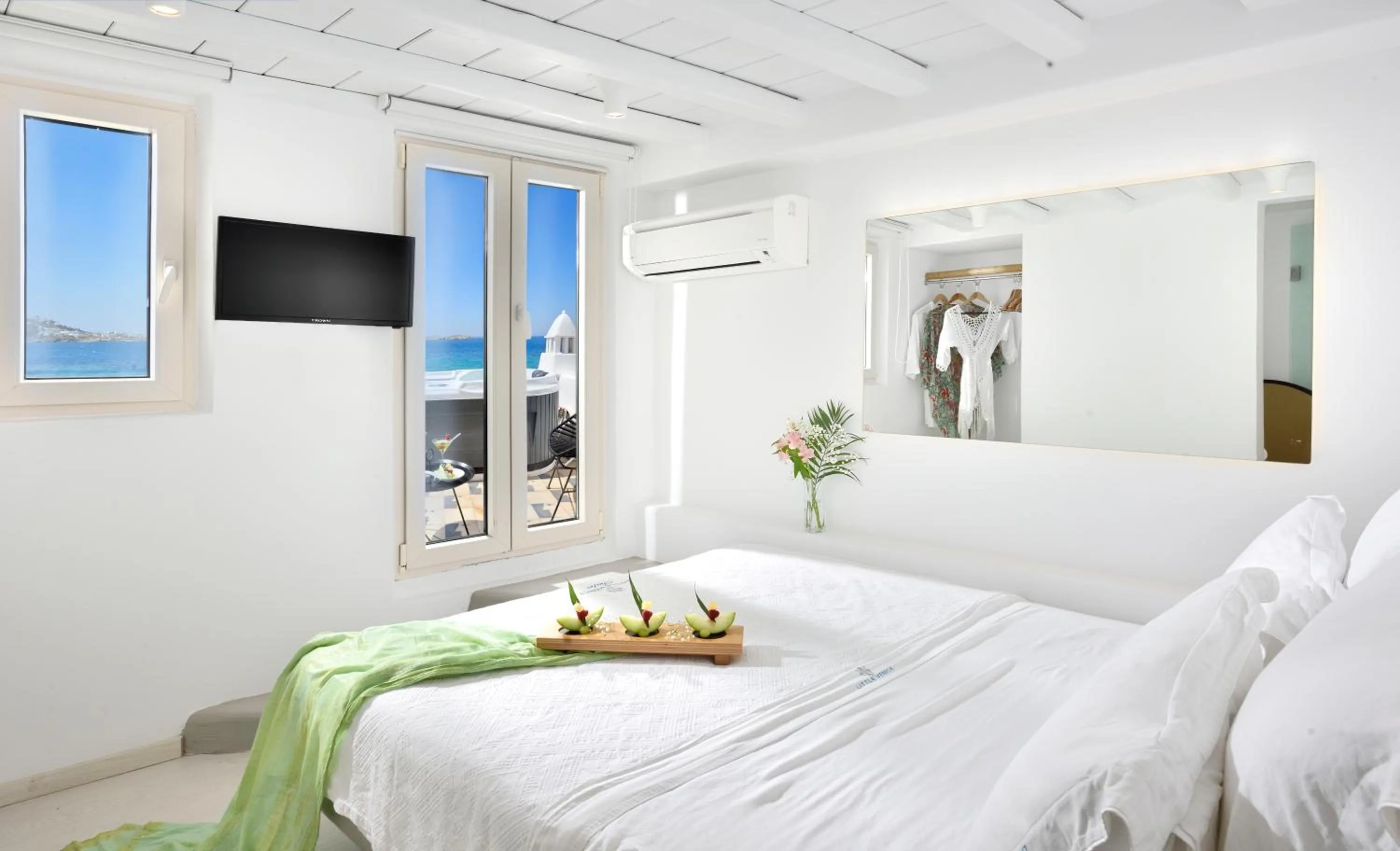 Bedroom, Bed in Little Venice Suites